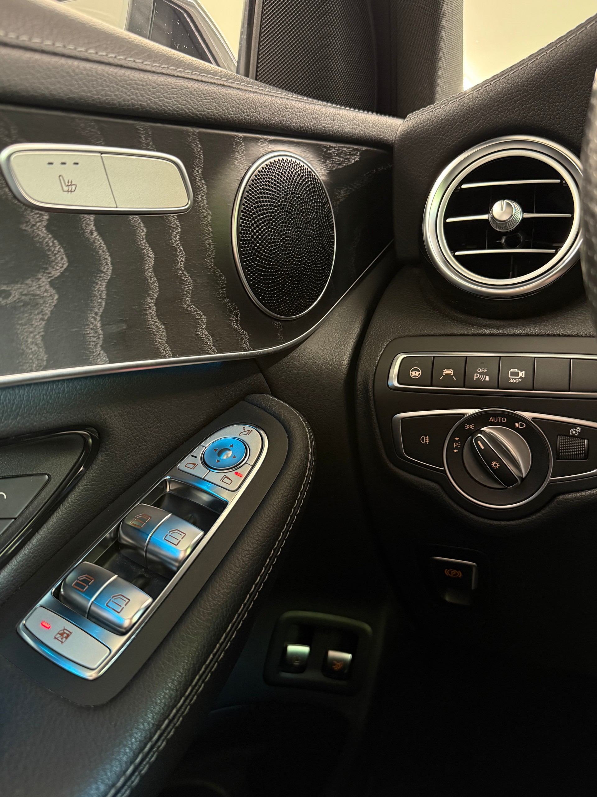 MERCEDES-BENZ GLC Coupé 250 AMG Line 4Matic 9G-Tronic-image-28
