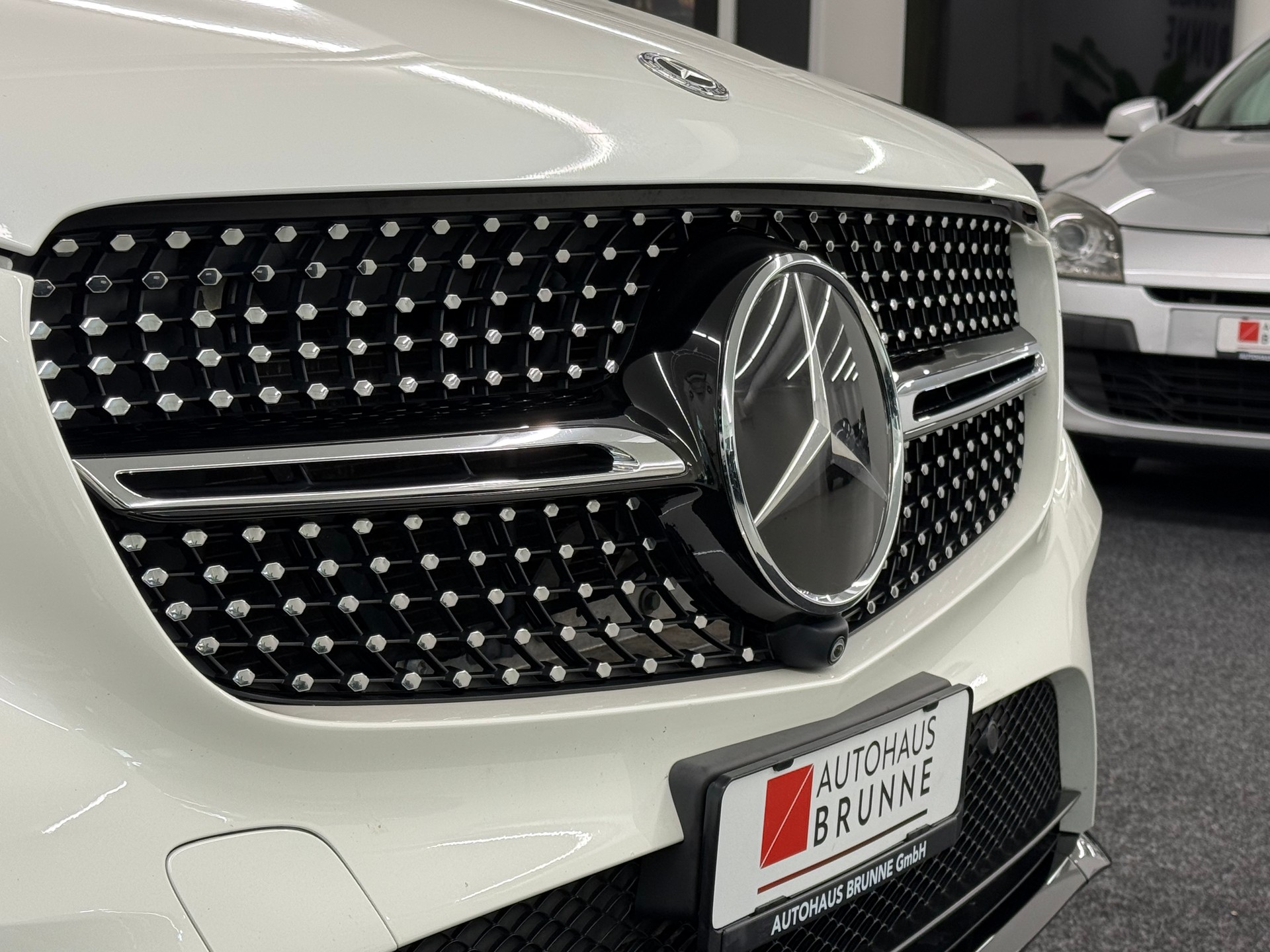 MERCEDES-BENZ GLC Coupé 250 AMG Line 4Matic 9G-Tronic-image-12