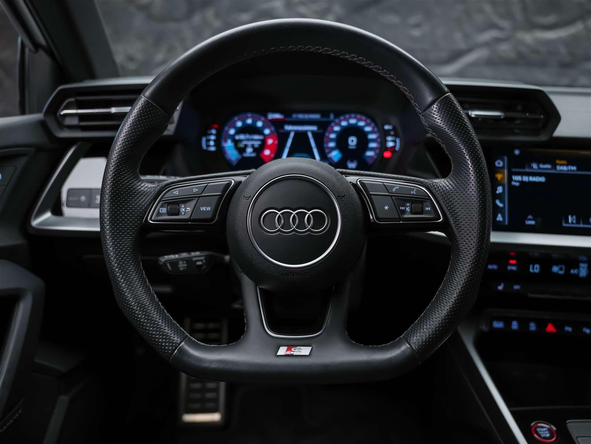 AUDI S3 Sportback 2.0 TFSI quattro S-tronic *19" Felgen*Abstandsregler*Sitzheizung*-image-26