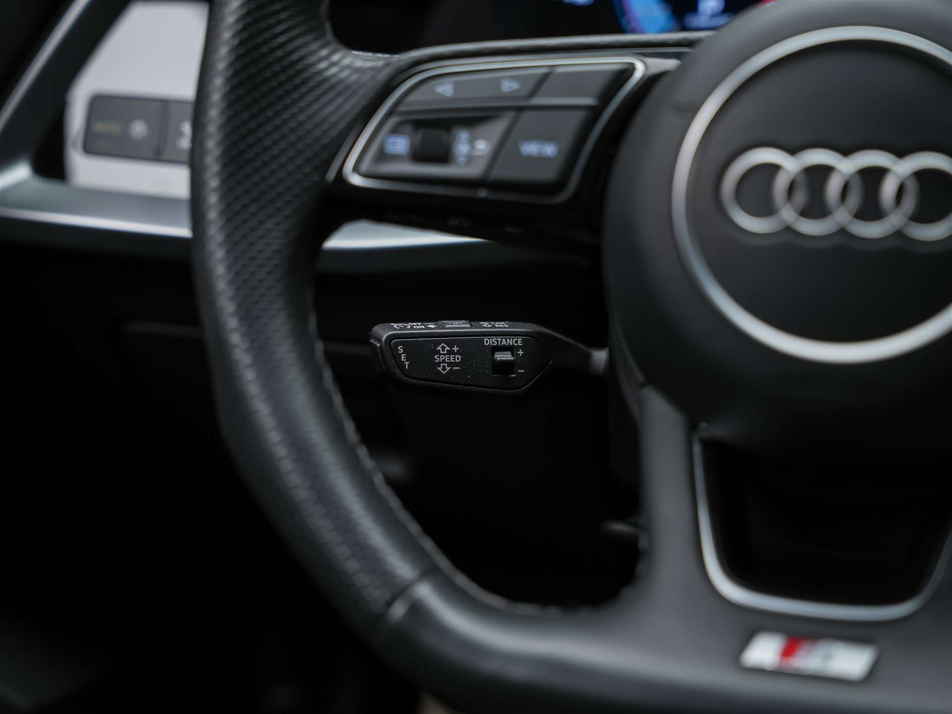 AUDI S3 Sportback 2.0 TFSI quattro S-tronic *19" Felgen*Abstandsregler*Sitzheizung*-image-29