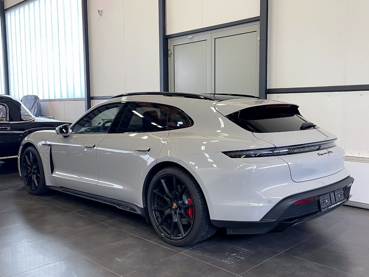 PORSCHE Taycan GTS Gran Turismo-image-7