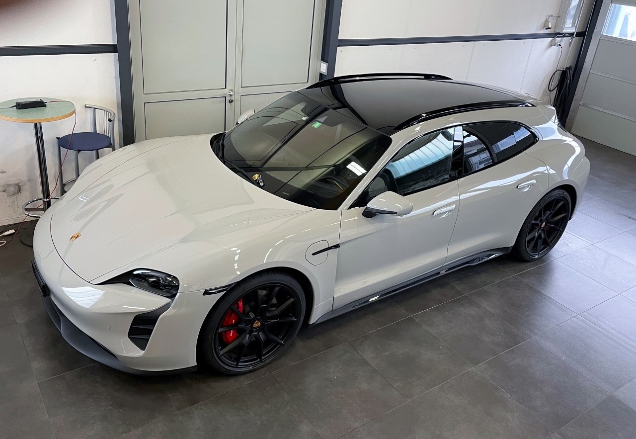 PORSCHE Taycan GTS Gran Turismo-image-6