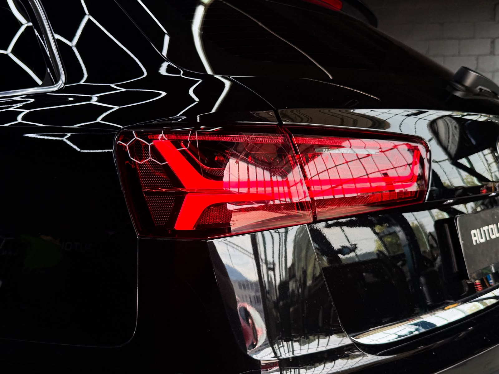 AUDI A6 Avant 3.0 TDI V6 quattro S-tronic-image-8