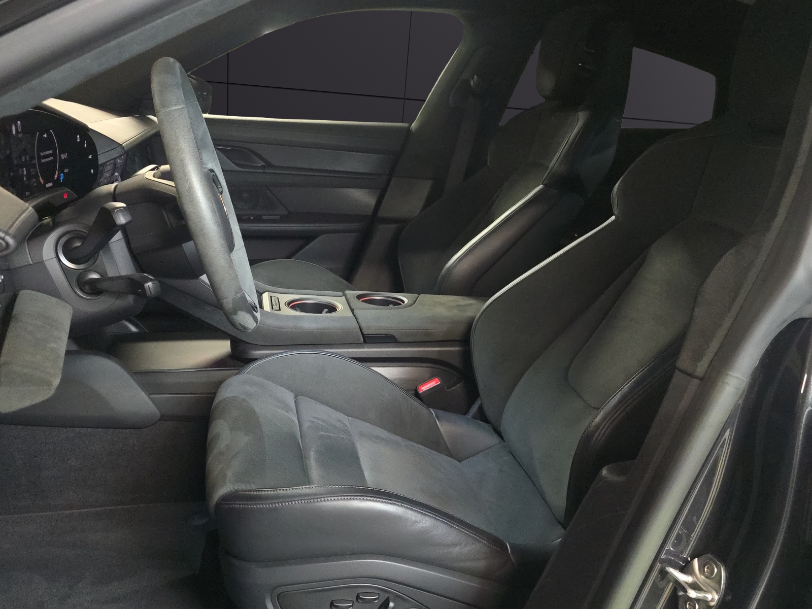 PORSCHE Taycan GTS 5 Plätzer CH-Fahrzeug-image-8