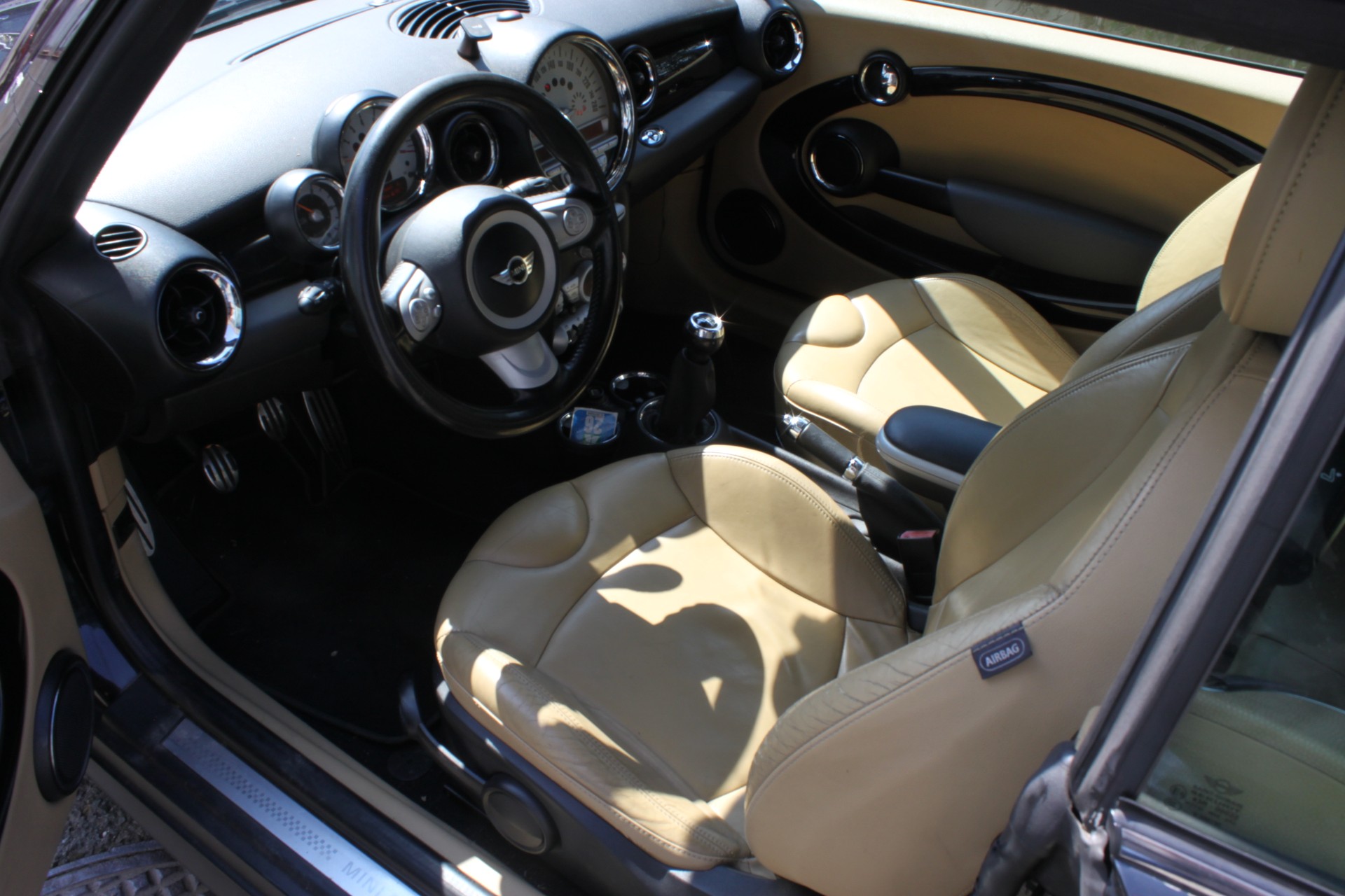 MINI 1.6i Cooper S-image-3