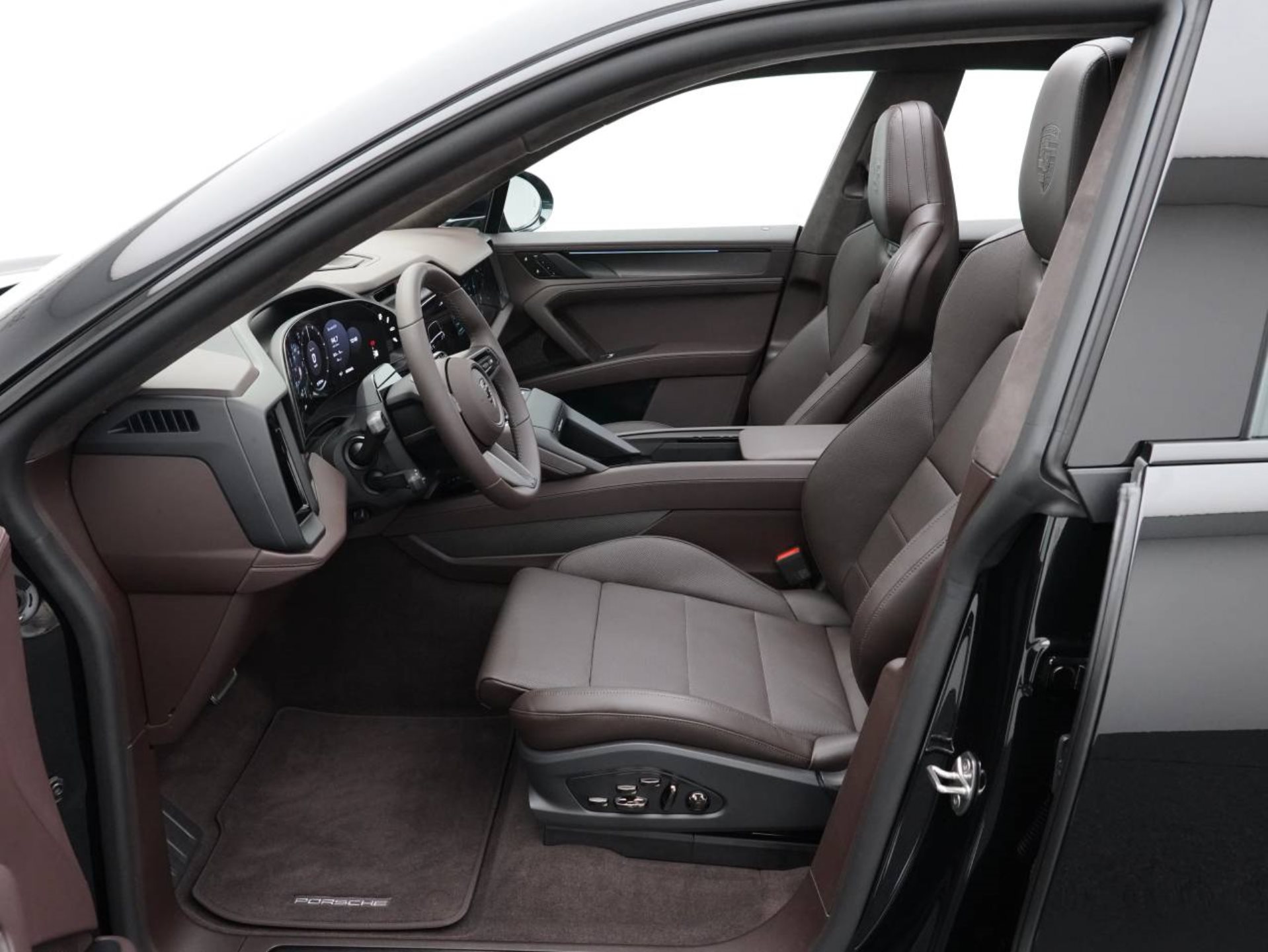 PORSCHE Cayenne Turbo Electric-image-4