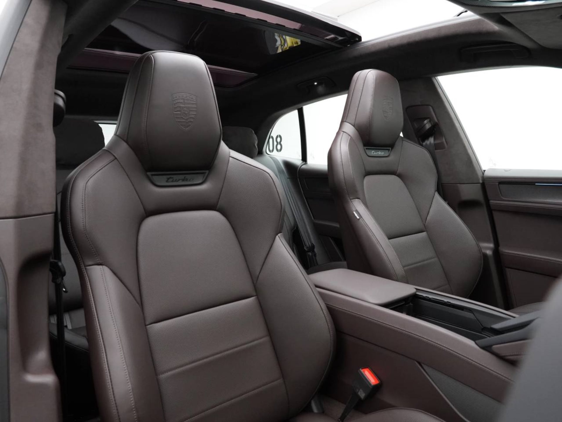 PORSCHE Cayenne Turbo Electric-image-26