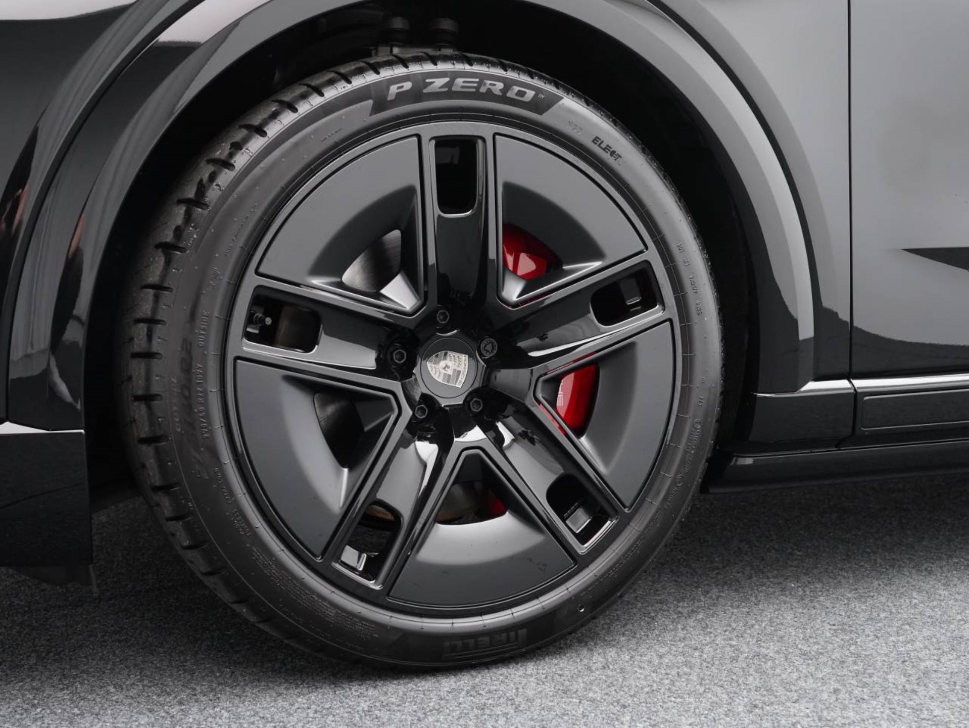 PORSCHE Cayenne Turbo Electric-image-10