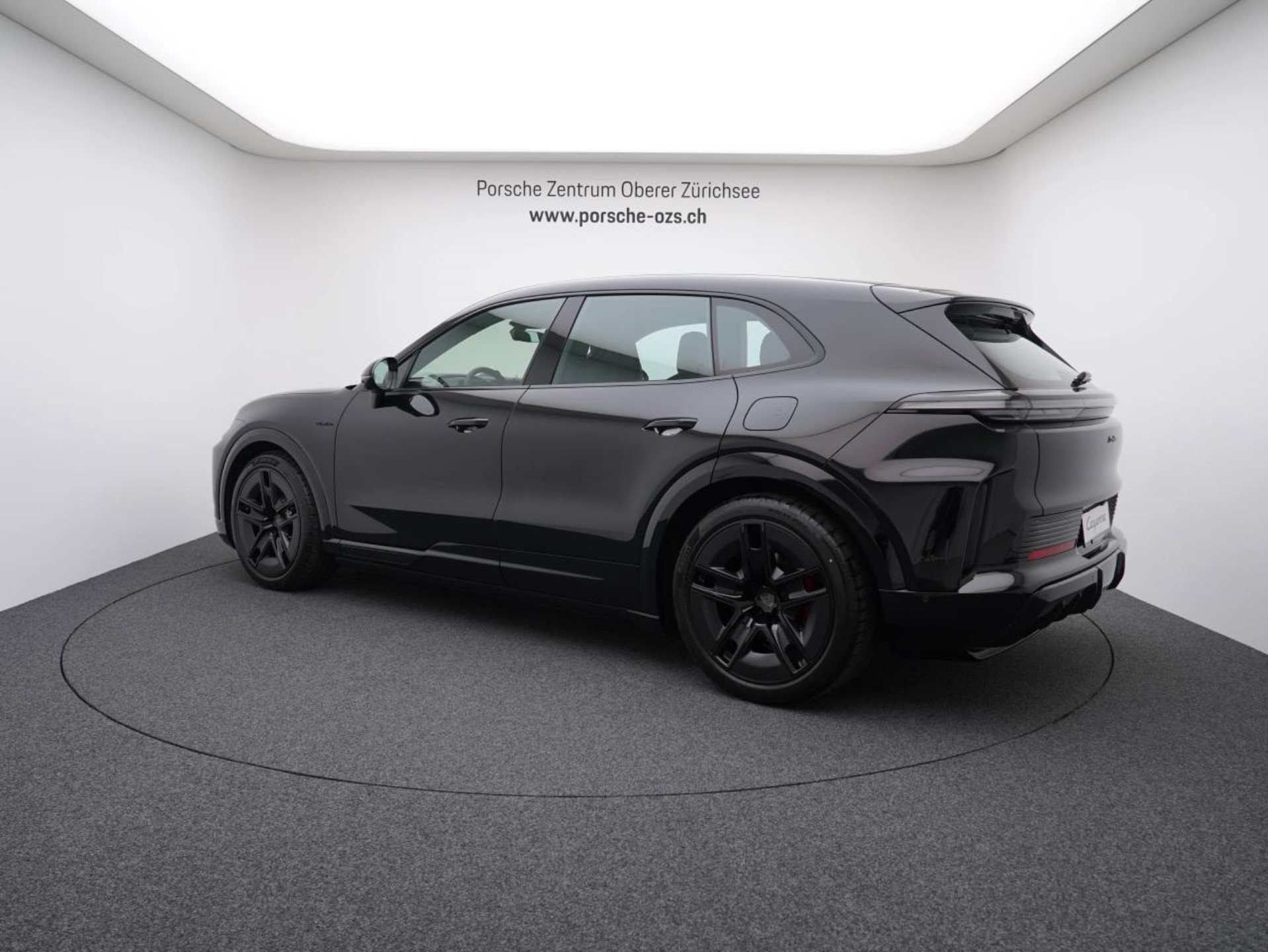 PORSCHE Cayenne Turbo Electric-image-2