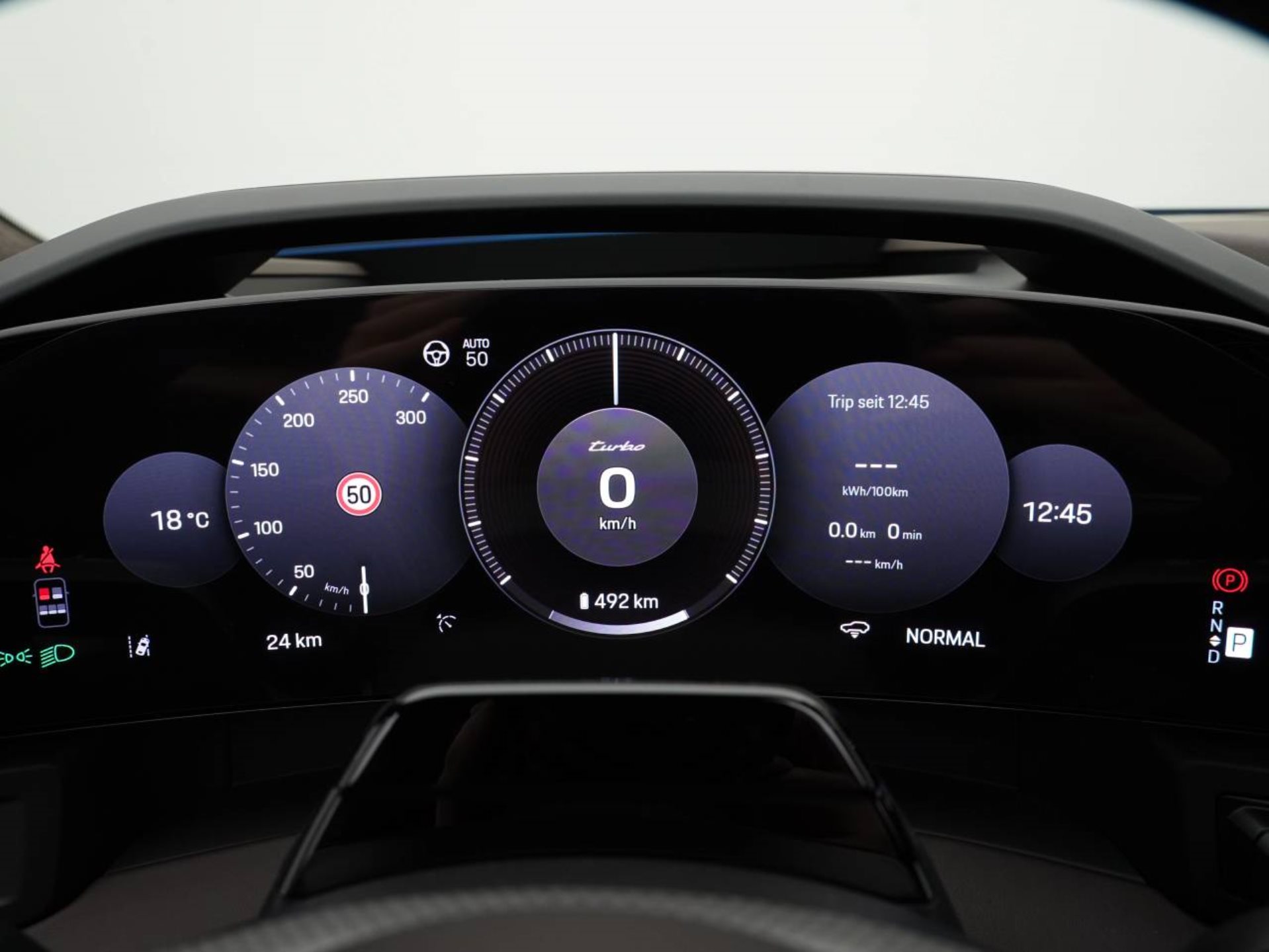 PORSCHE Cayenne Turbo Electric-image-16