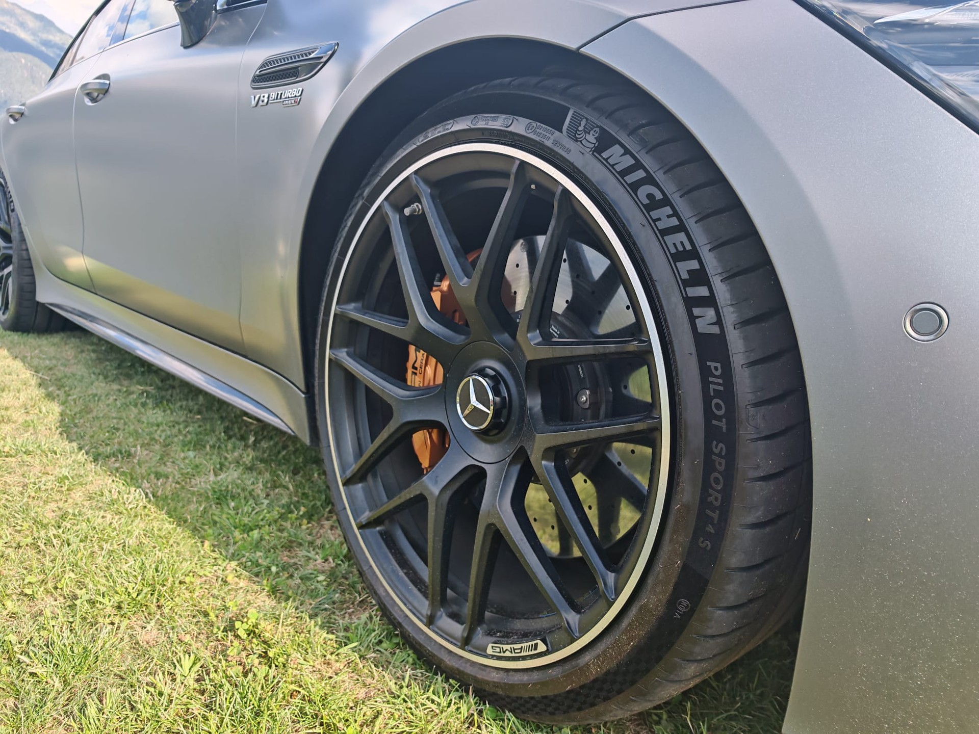 MERCEDES-BENZ AMG GT 63 S 4matic+-image-4