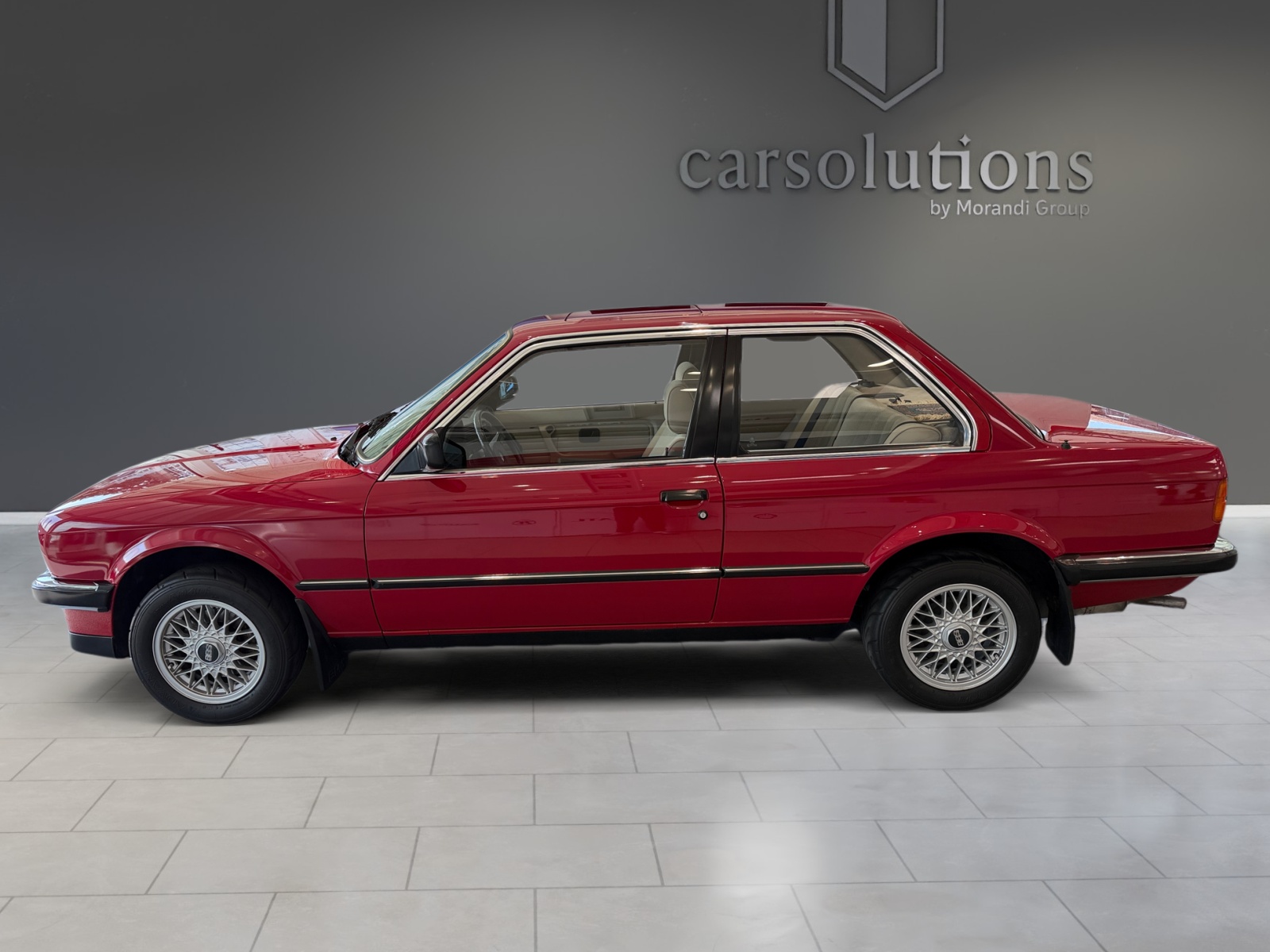 BMW 318i-image-4