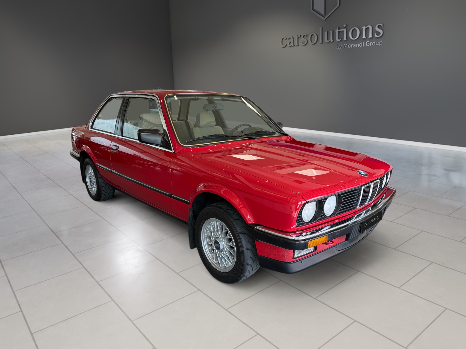 BMW 318i-image-6