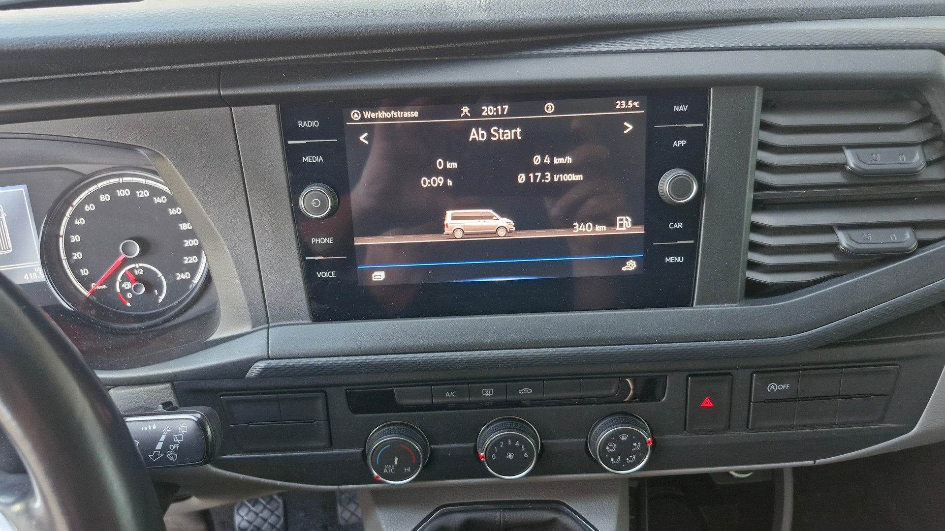 VW T6.1 Kombi 3000 2.0 TDI 150-image-11