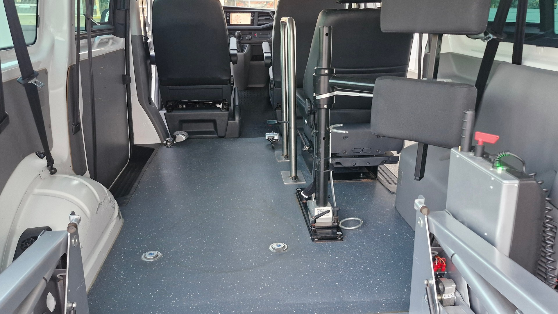 VW T6.1 Kombi 3000 2.0 TDI 150-image-22