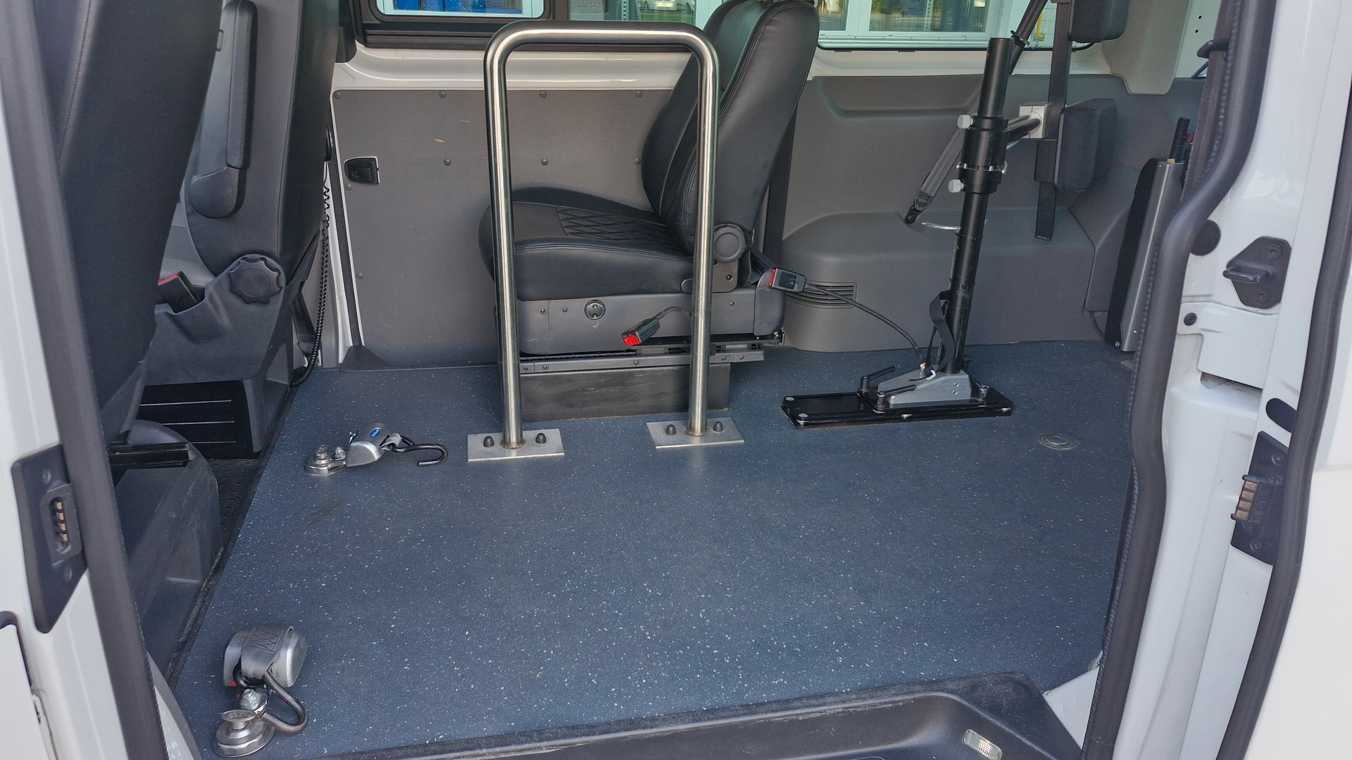VW T6.1 Kombi 3000 2.0 TDI 150-image-13