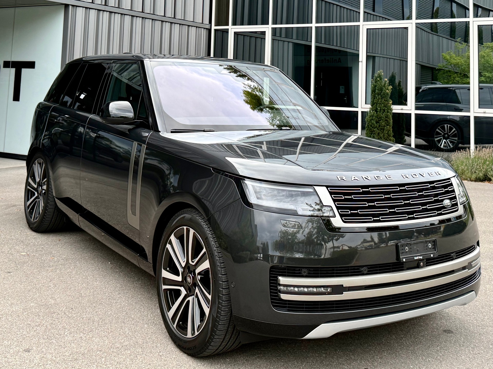 LAND ROVER Range Rover D300 3.0D I6 MHEV SE Automatic-image-5