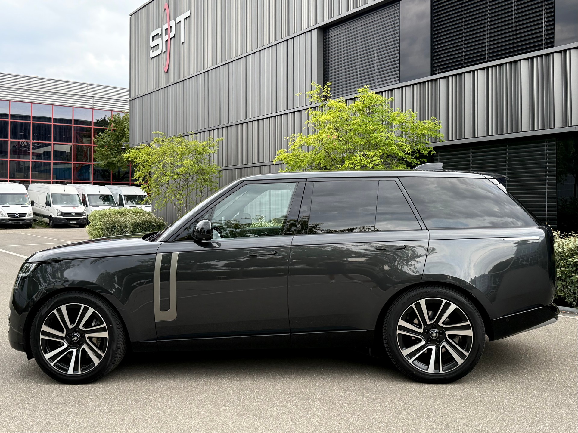 LAND ROVER Range Rover D300 3.0D I6 MHEV SE Automatic-image-9