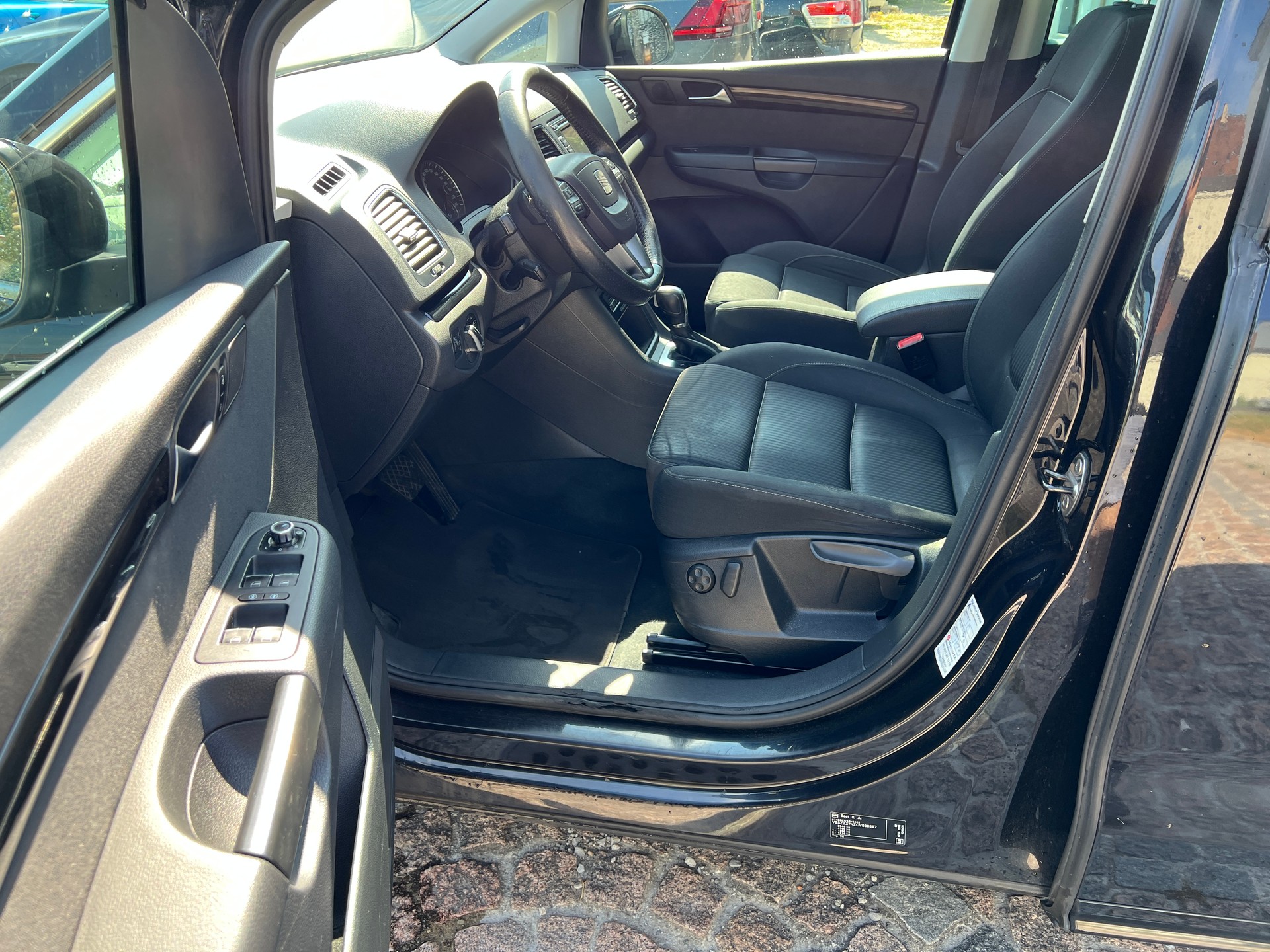 SEAT Alhambra 2.0 TDI Reference Eco DSG-image-8