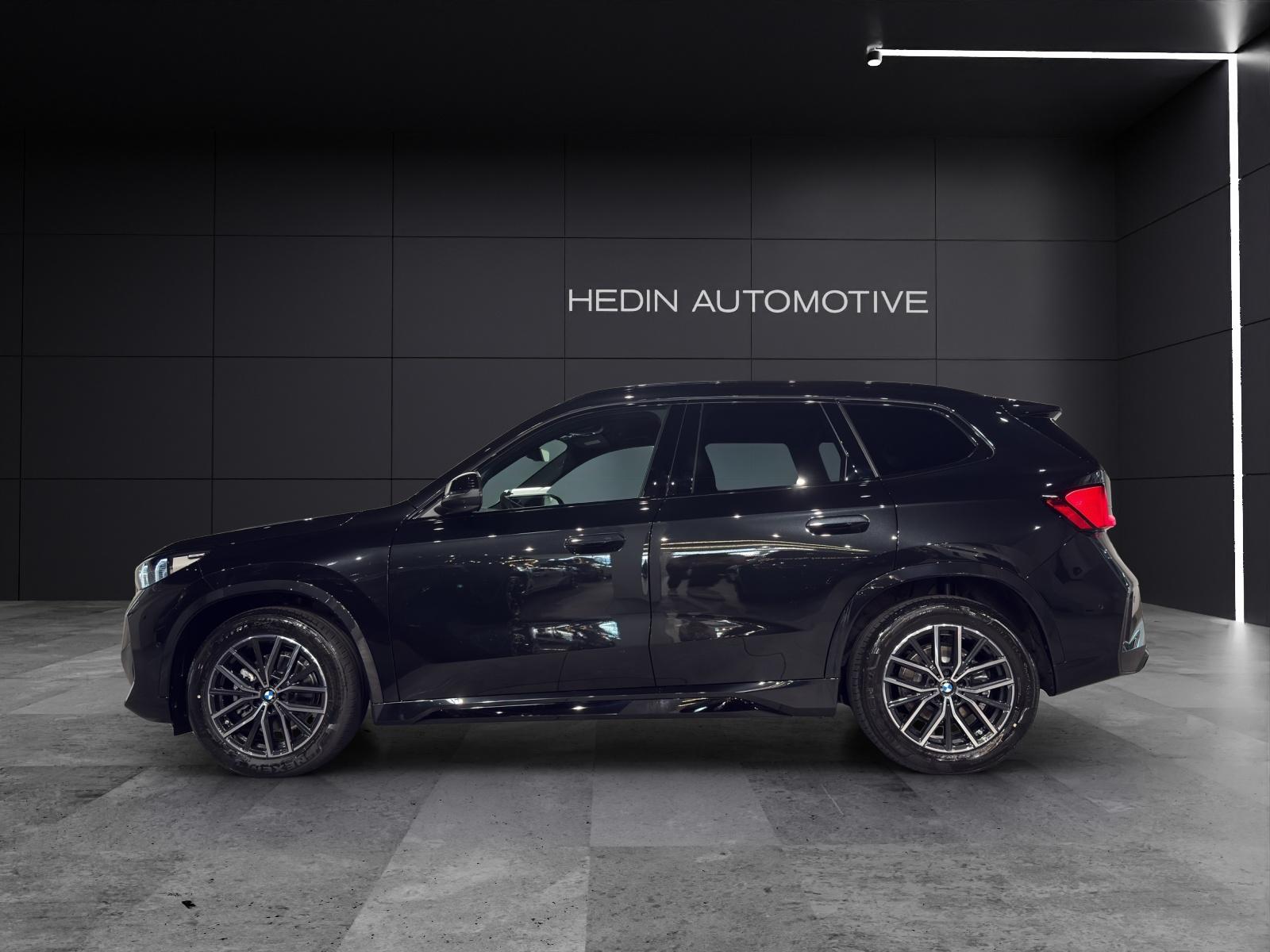 BMW X1 20d xDrive paddles-showroom-element-1