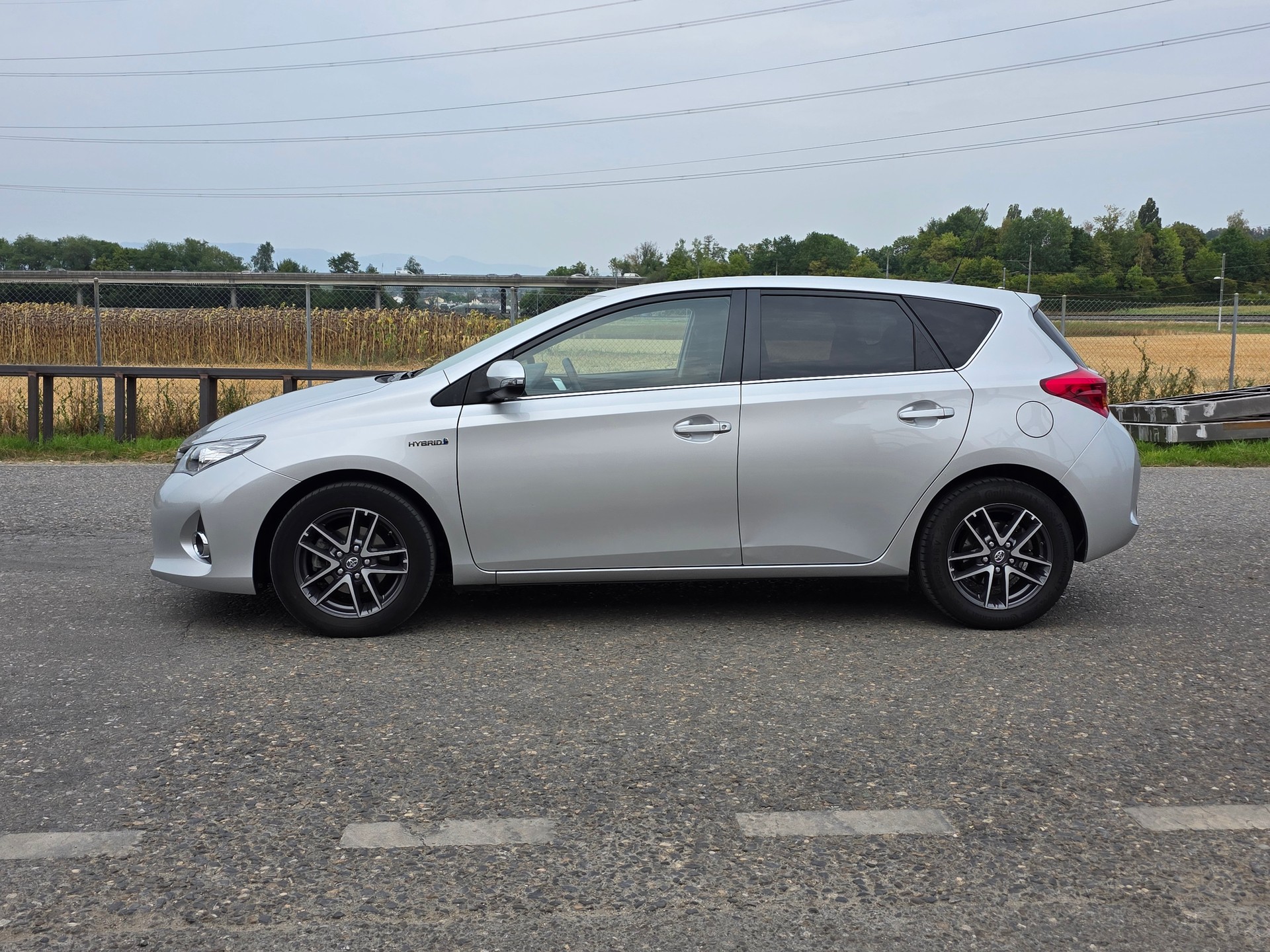 TOYOTA Auris 1.8 16V HSD Linea Trend-image-2