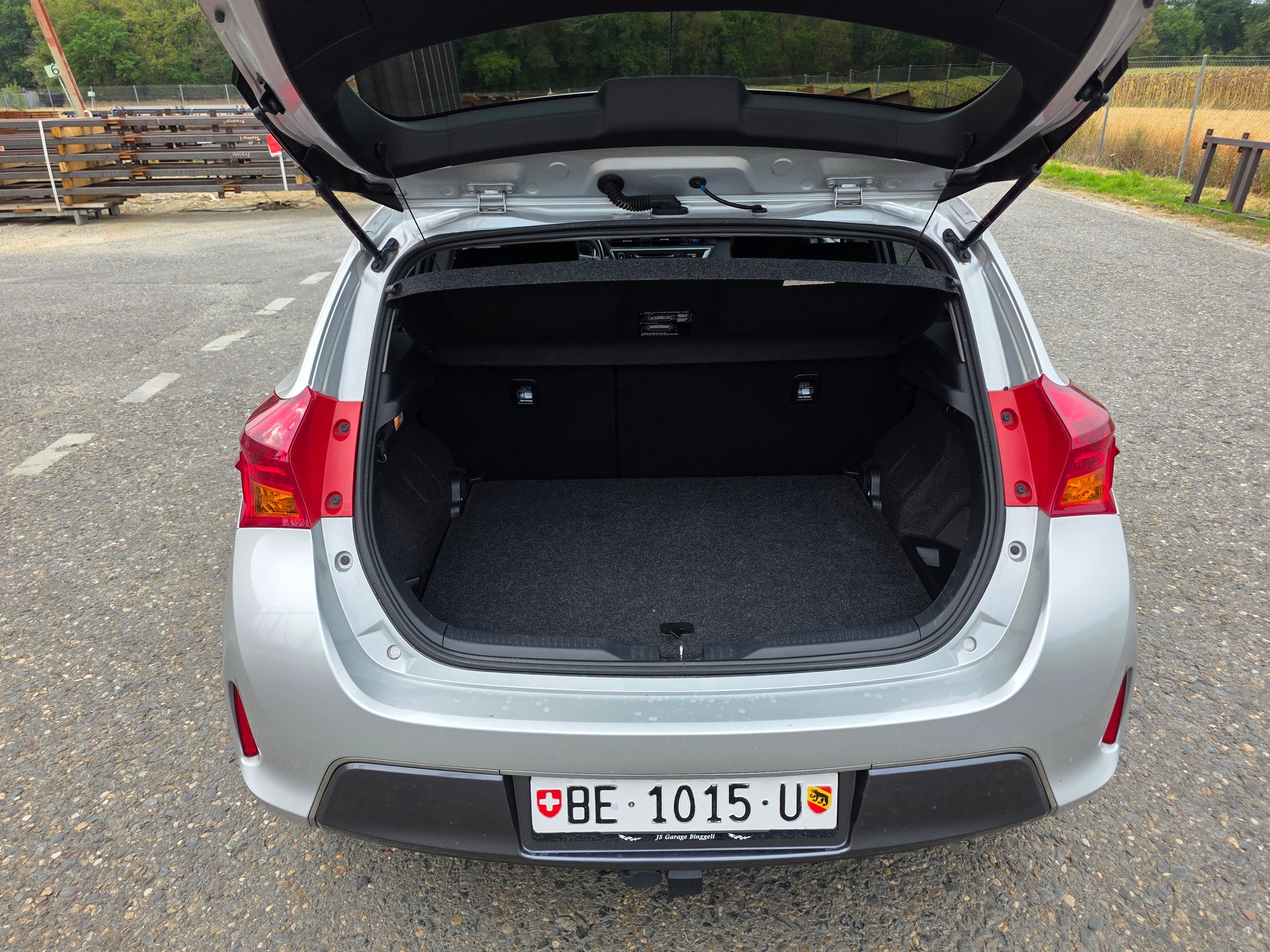 TOYOTA Auris 1.8 16V HSD Linea Trend-image-12