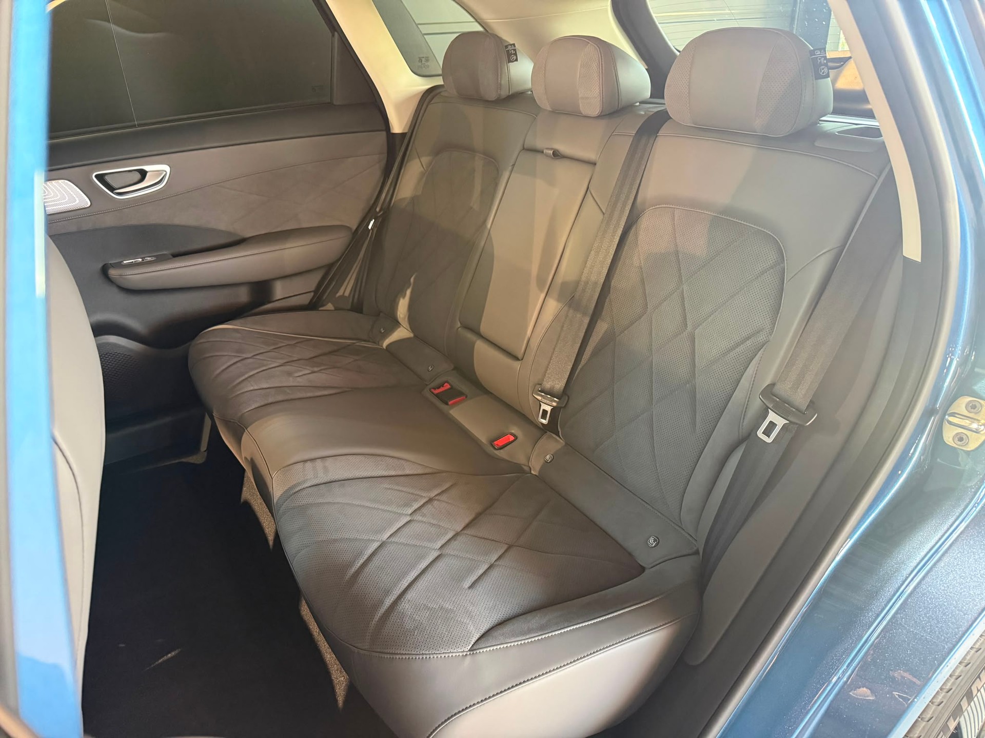 MG S6 EV 77kWh Luxury AWD-image-8