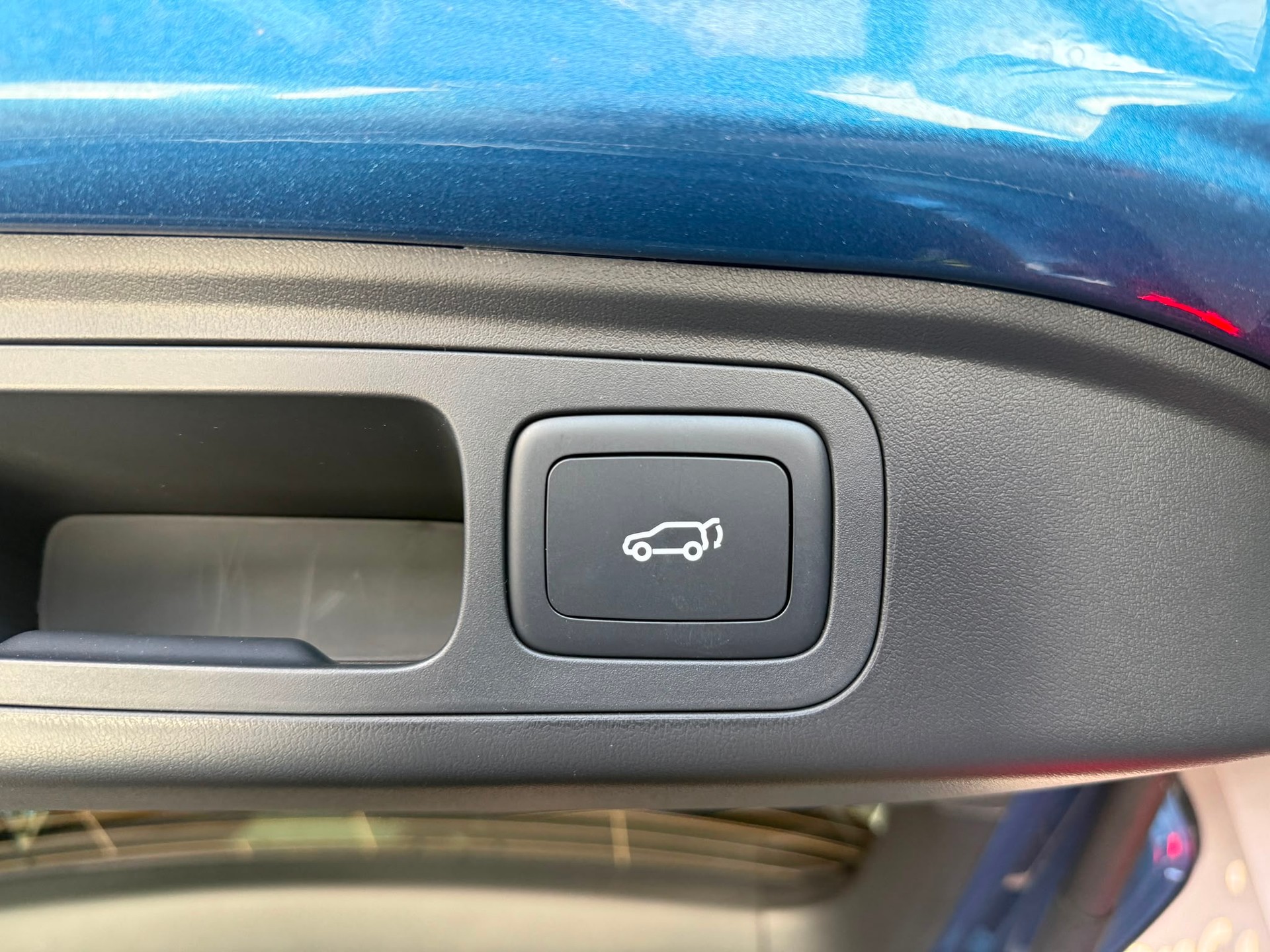 MG S6 EV 77kWh Luxury AWD-image-27