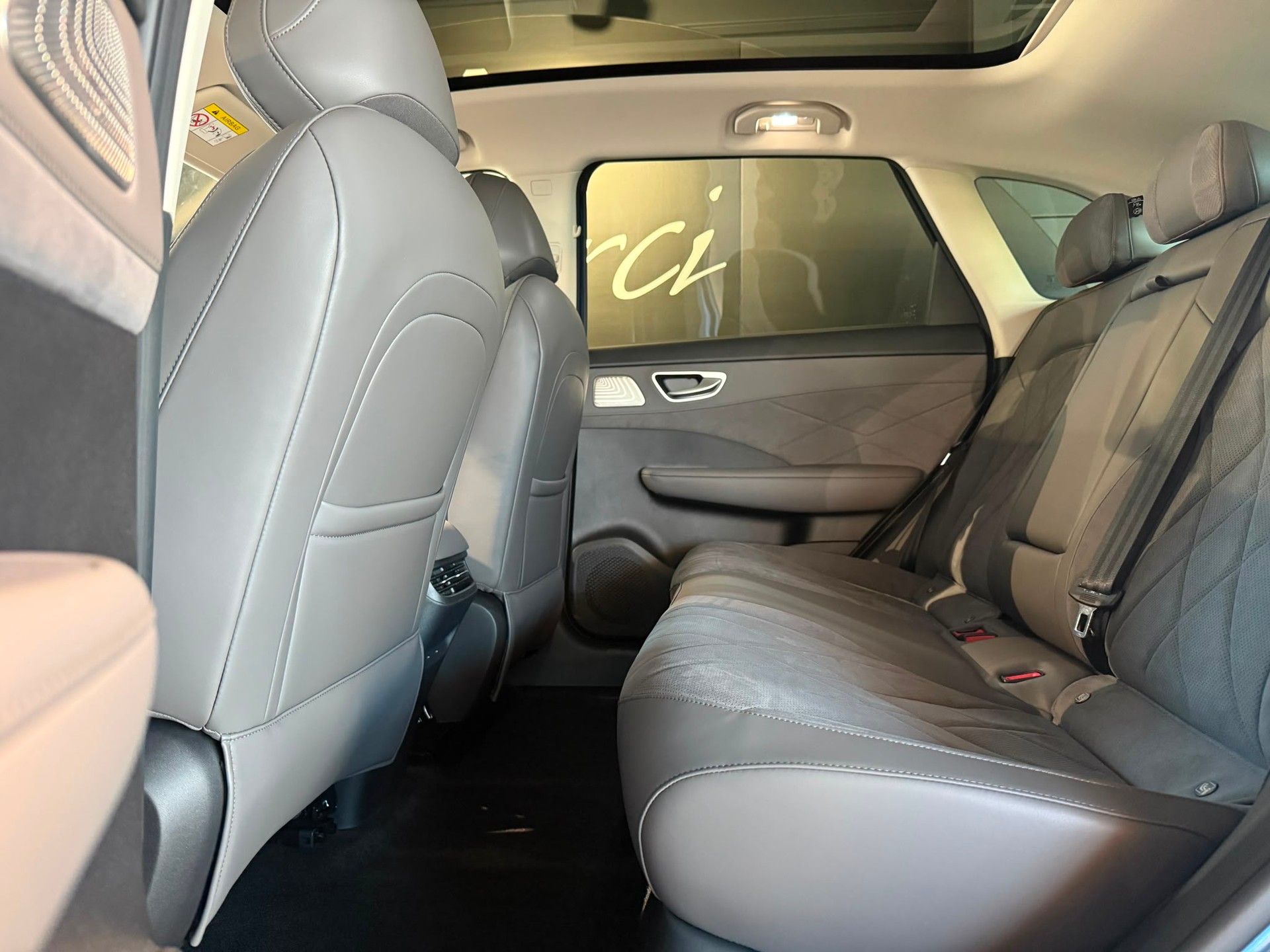 MG S6 EV 77kWh Luxury AWD-image-9