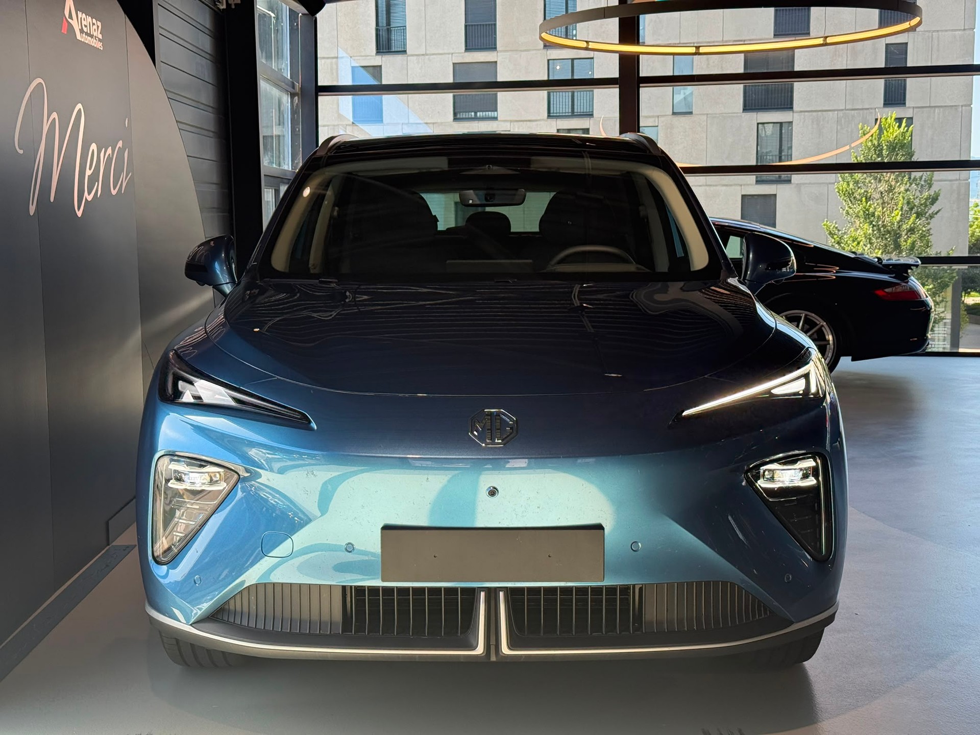 MG S6 EV 77kWh Luxury AWD-image-2