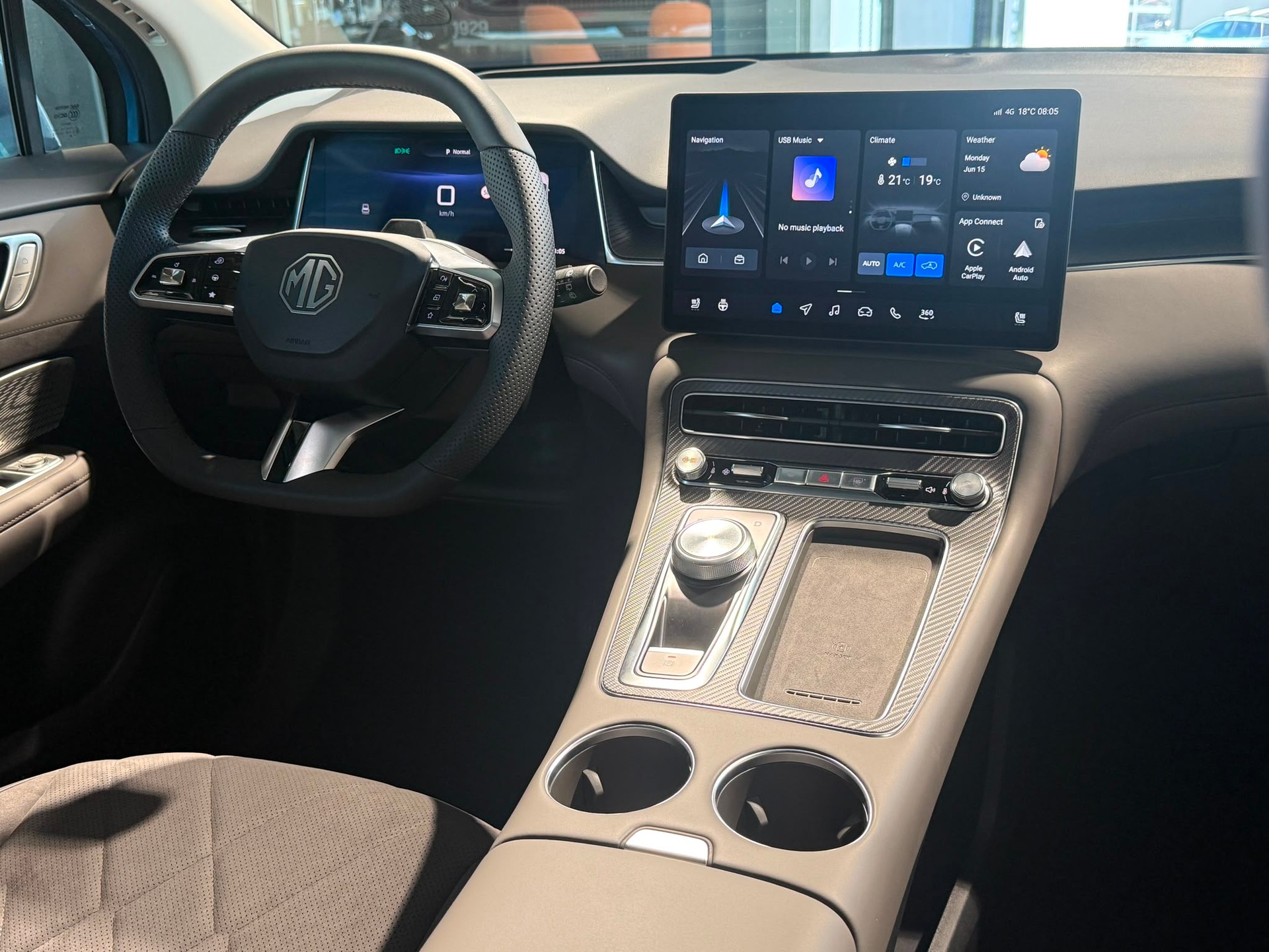 MG S6 EV 77kWh Luxury AWD-image-13