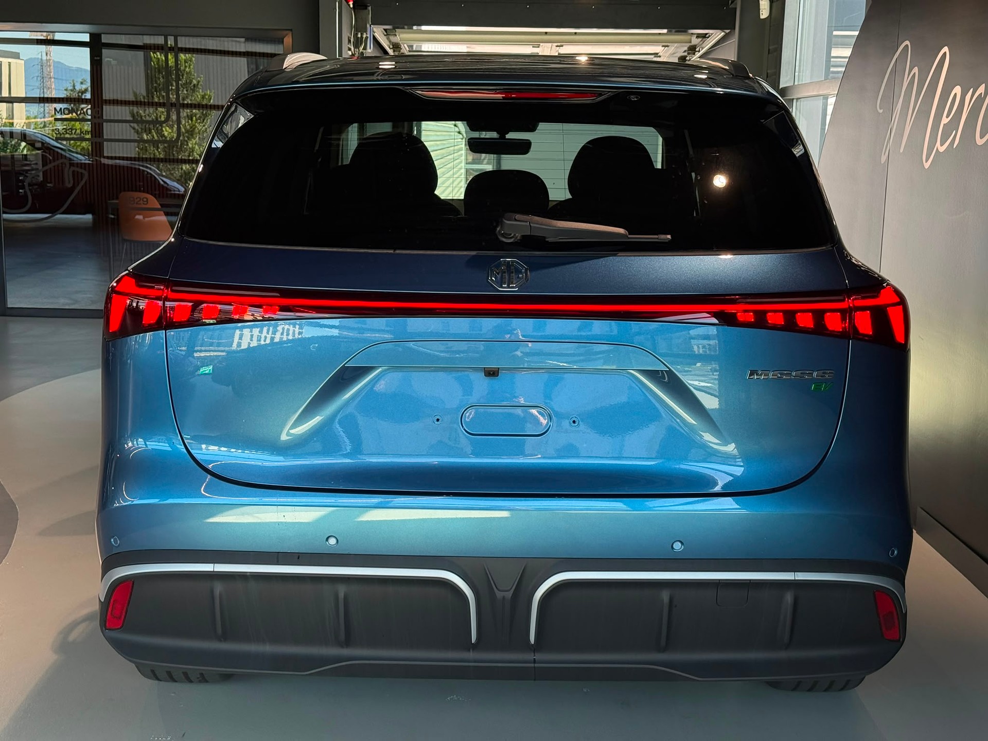 MG S6 EV 77kWh Luxury AWD-image-5