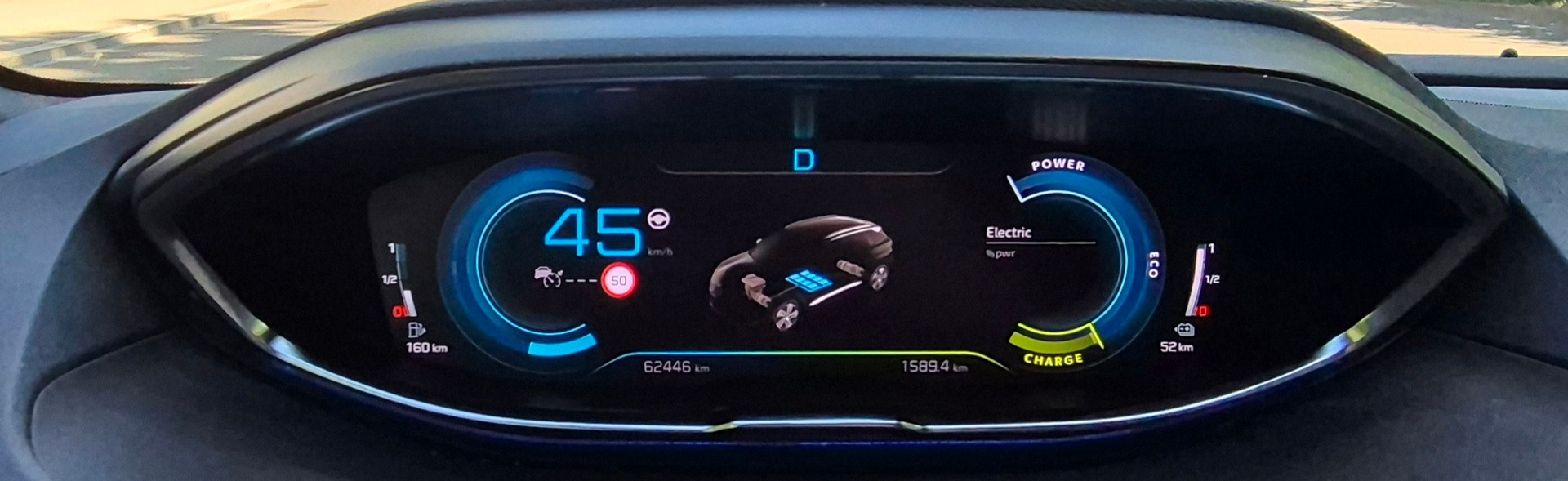 PEUGEOT 1.6 Plug-in Hybrid4 Allure Pack-image-4