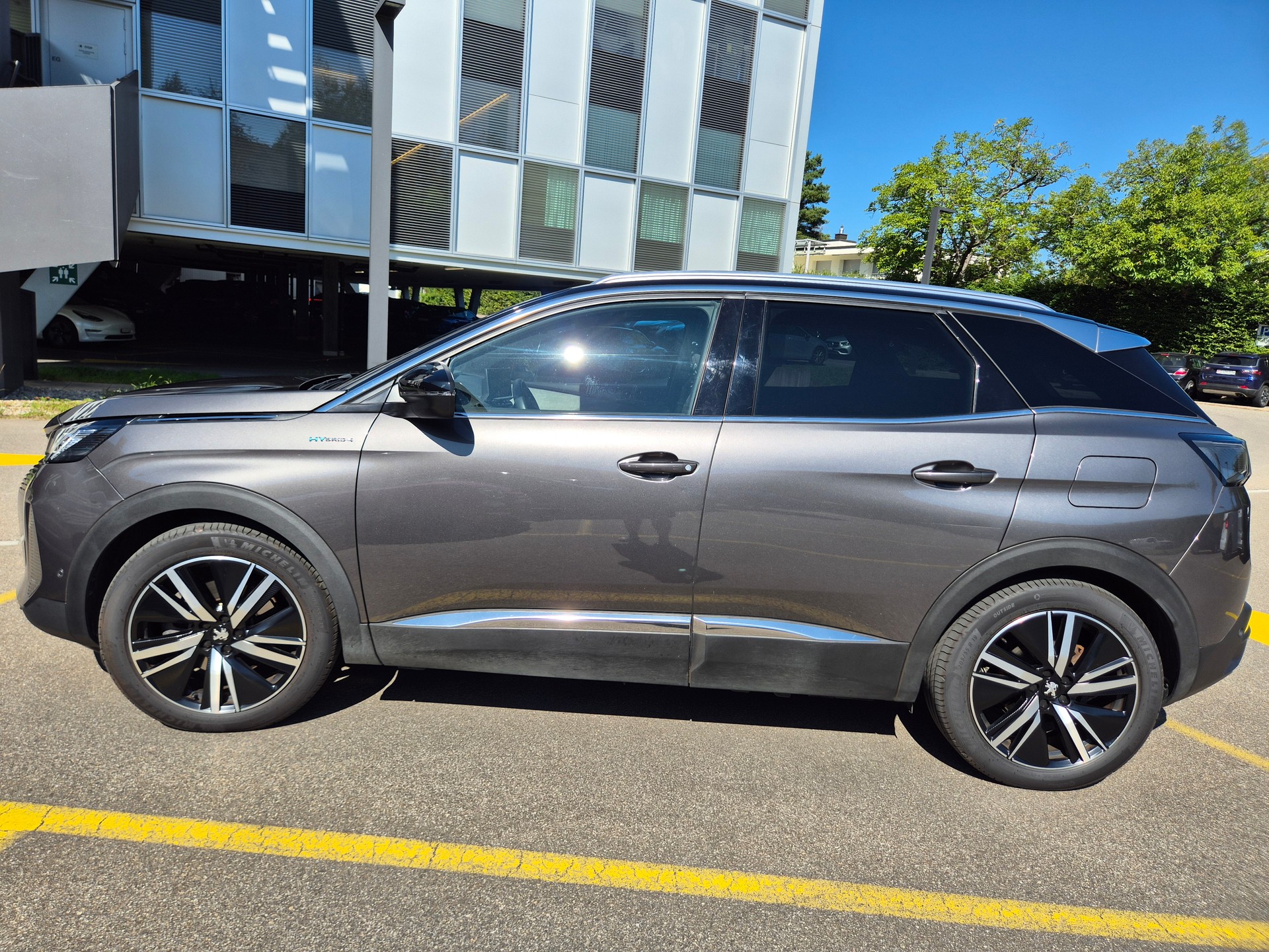 PEUGEOT 1.6 Plug-in Hybrid4 Allure Pack-image-5