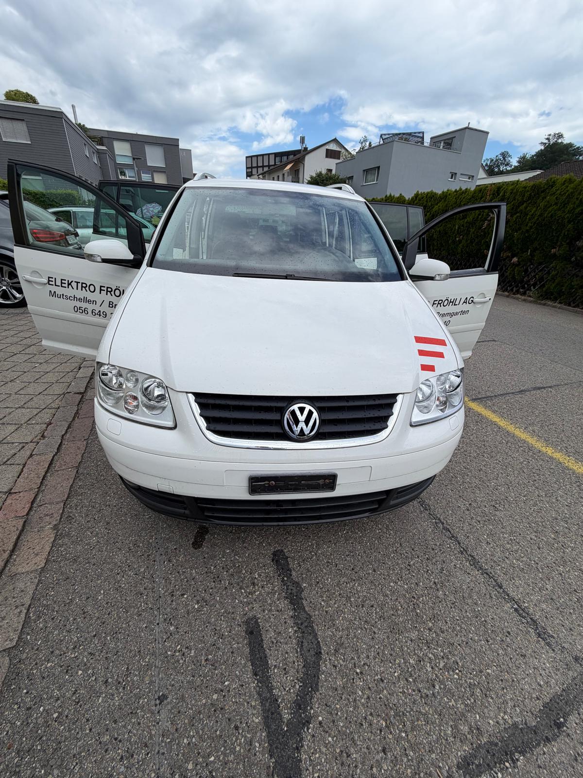 VW Touran 2.0 TDI Trendline-image-4