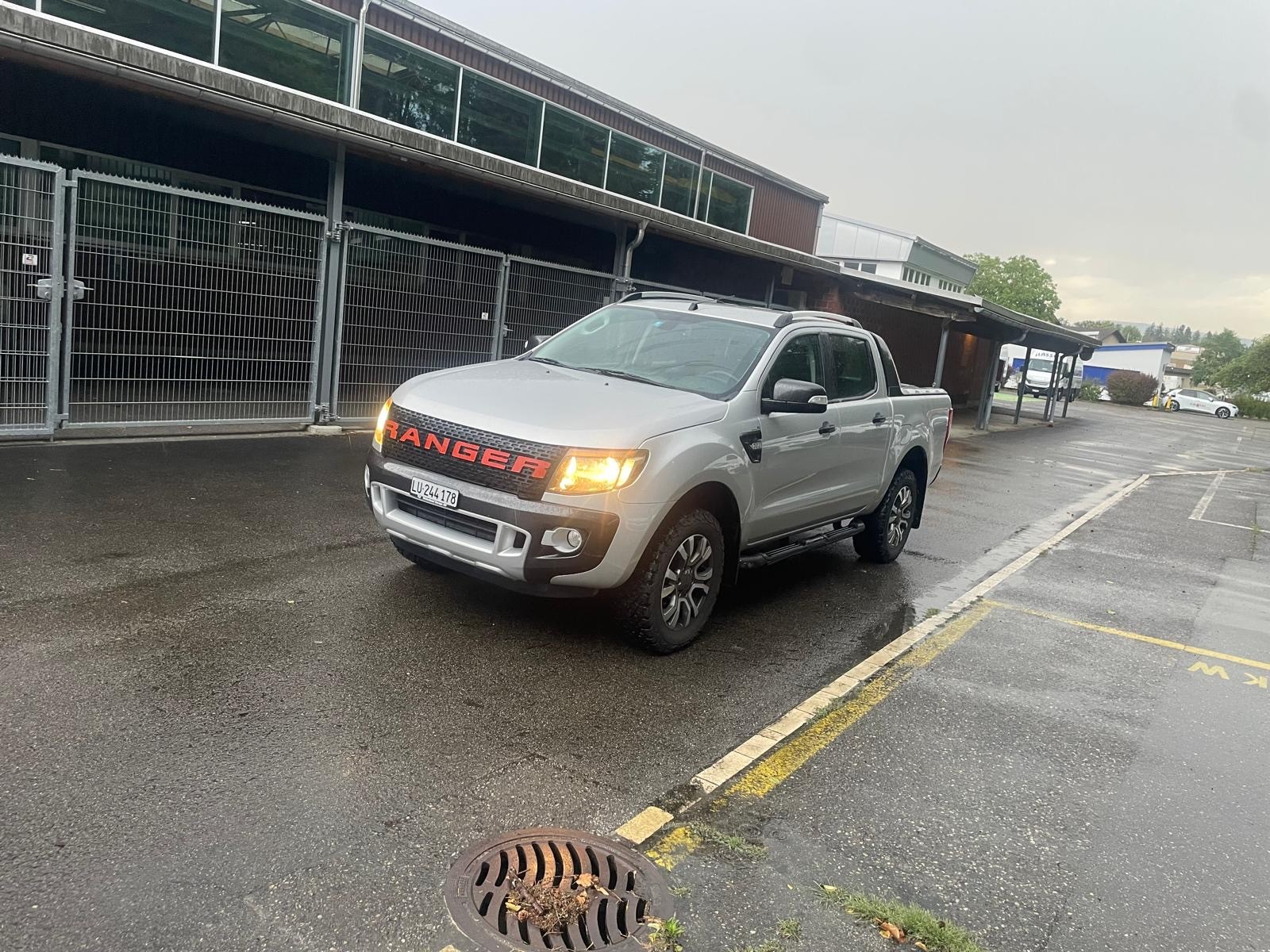 FORD Ranger Wildtrak 3.2 TDCi 4x4 A-image-1