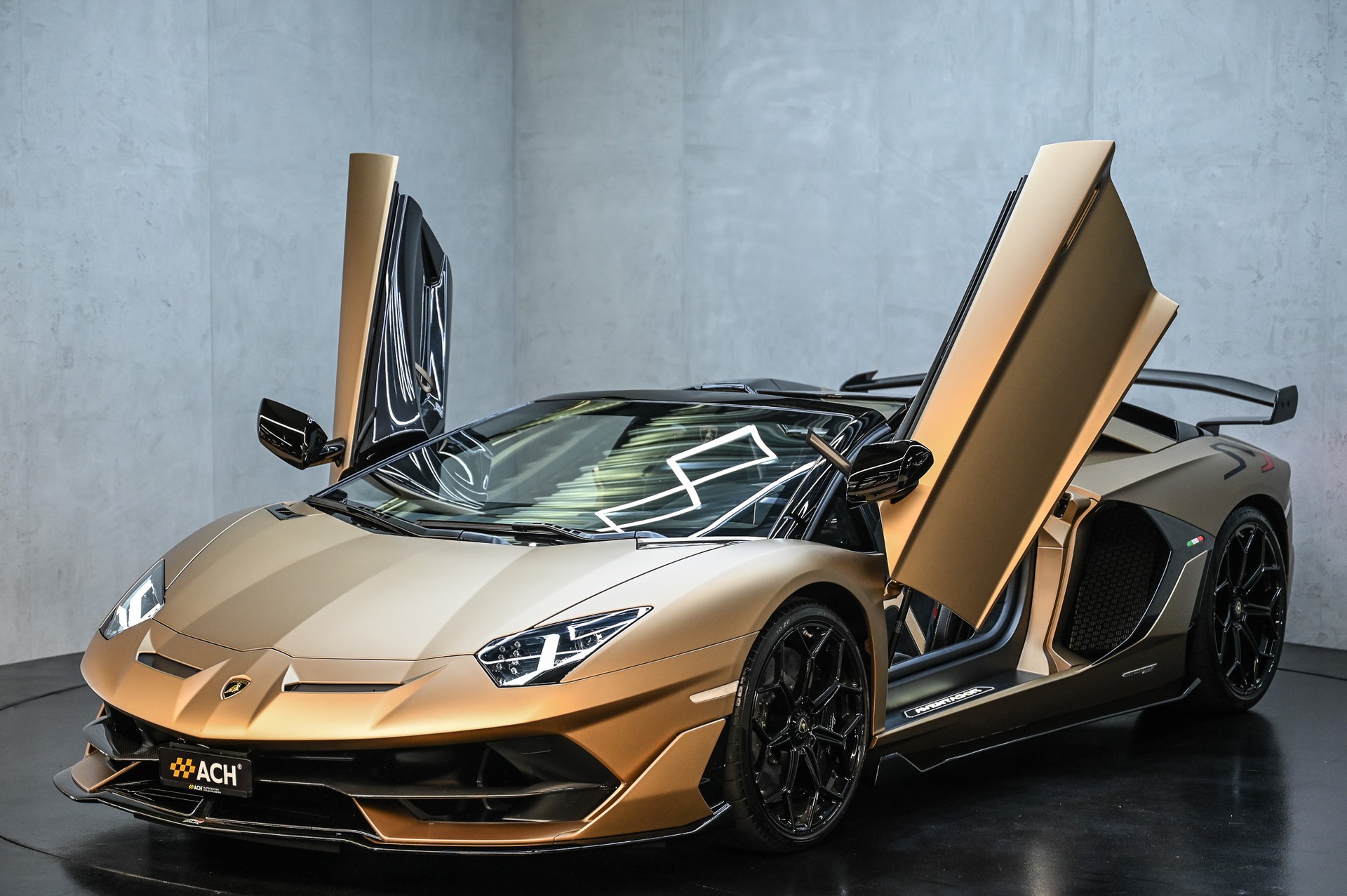 LAMBORGHINI Aventador SVJ Roadster 6.5 (1 of 800) Bronzo Zenas Matt-image-5
