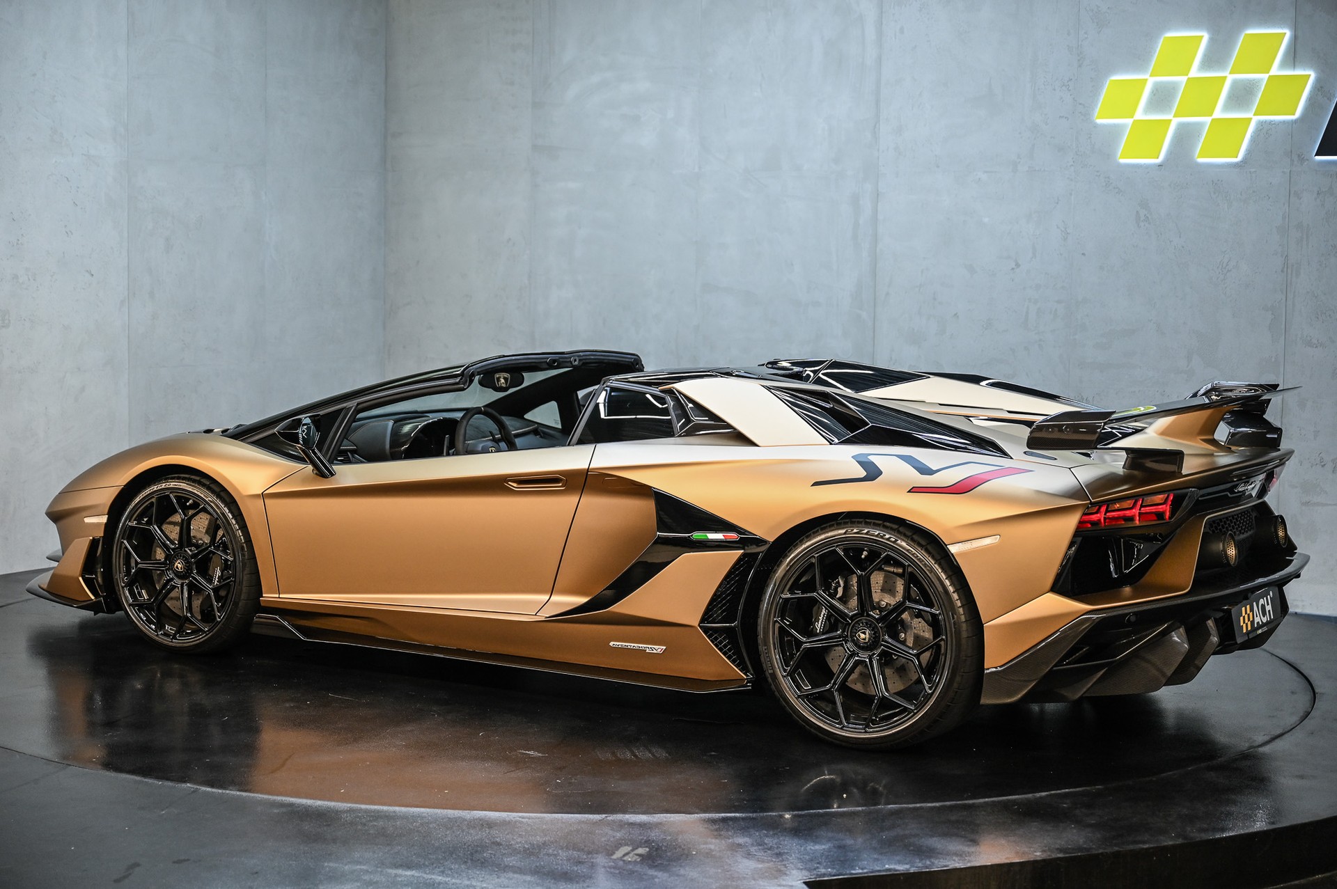 LAMBORGHINI Aventador SVJ Roadster 6.5 (1 of 800) Bronzo Zenas Matt-image-8
