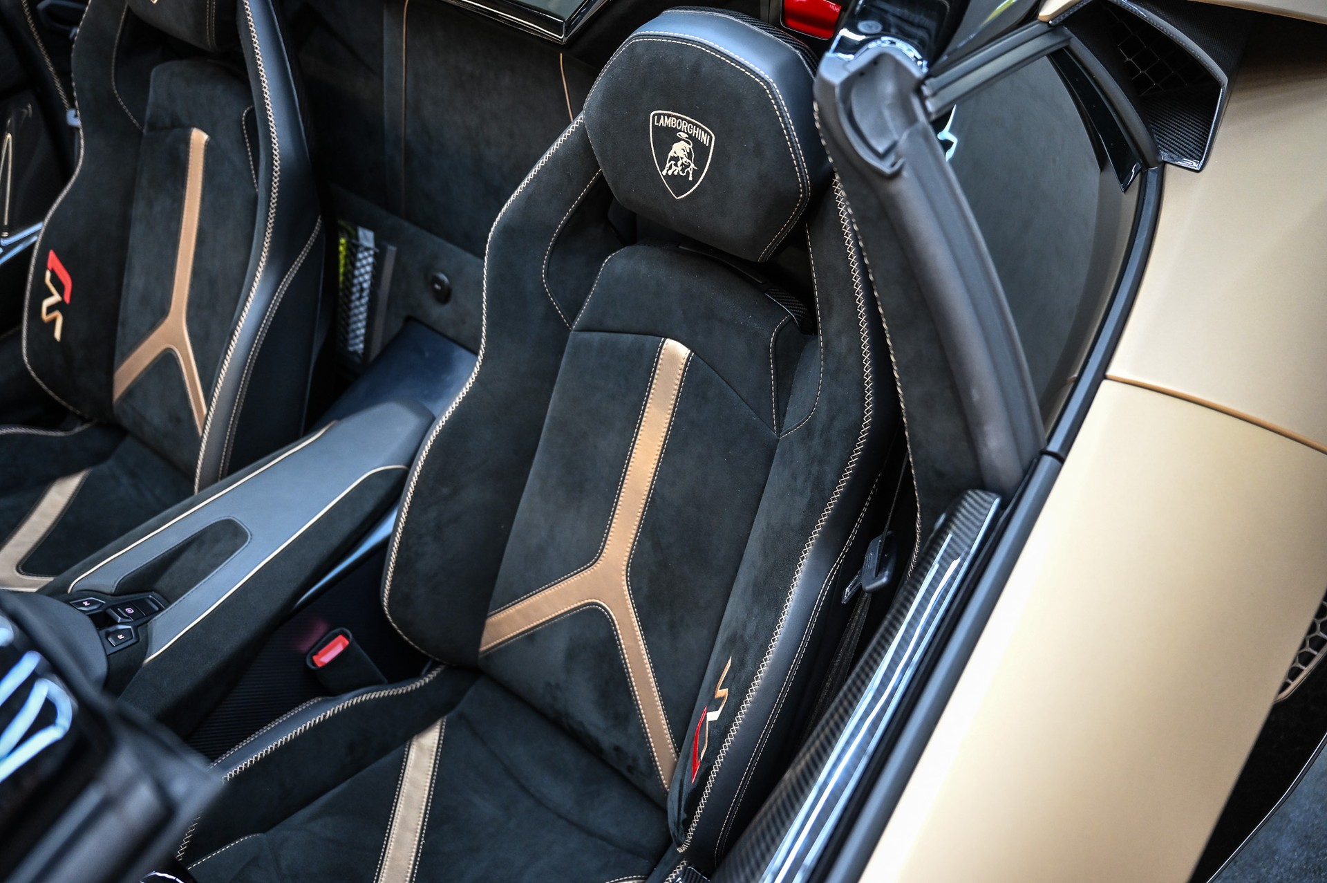 LAMBORGHINI Aventador SVJ Roadster 6.5 (1 of 800) Bronzo Zenas Matt-image-36