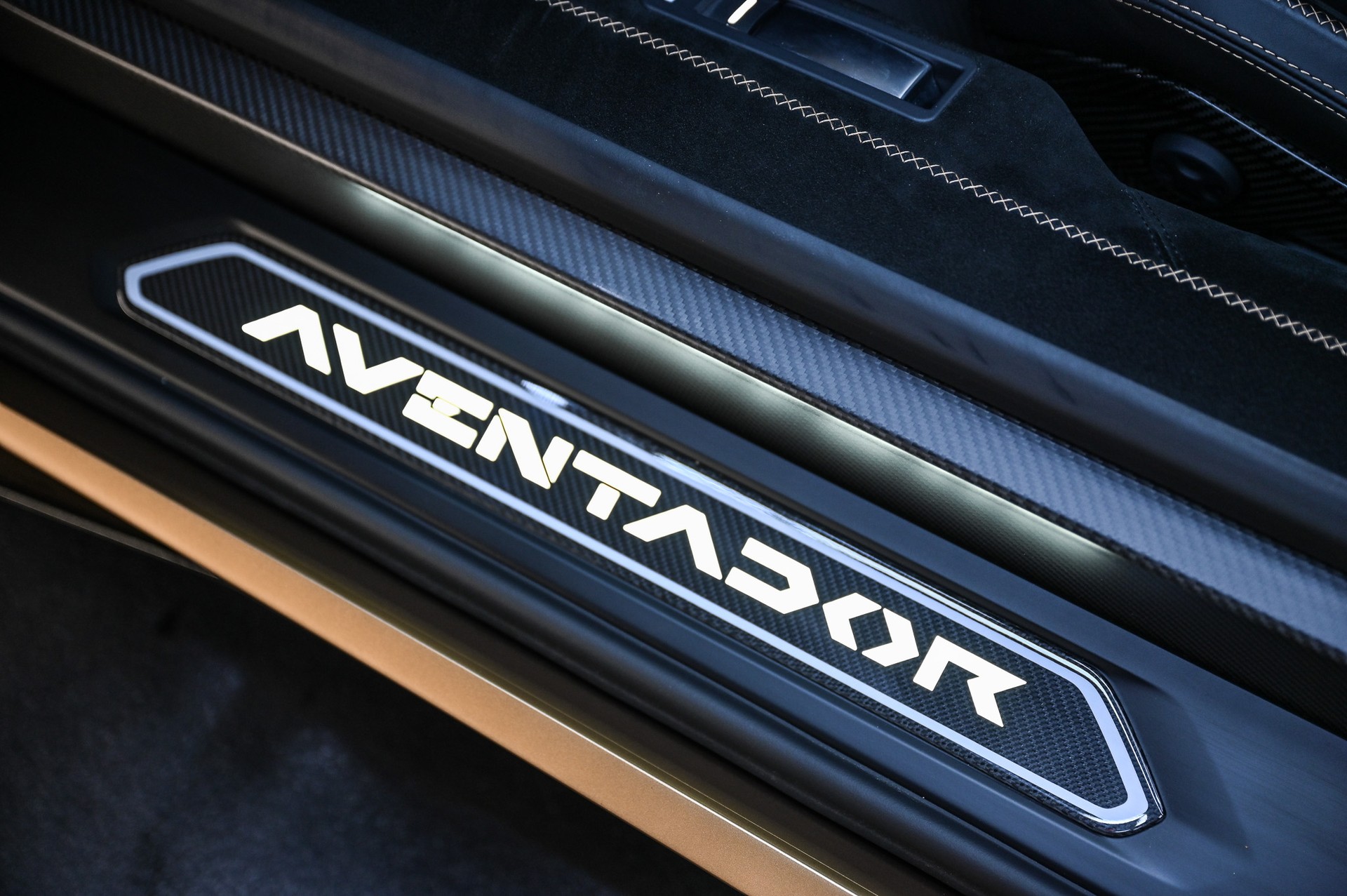 LAMBORGHINI Aventador SVJ Roadster 6.5 (1 of 800) Bronzo Zenas Matt-image-43