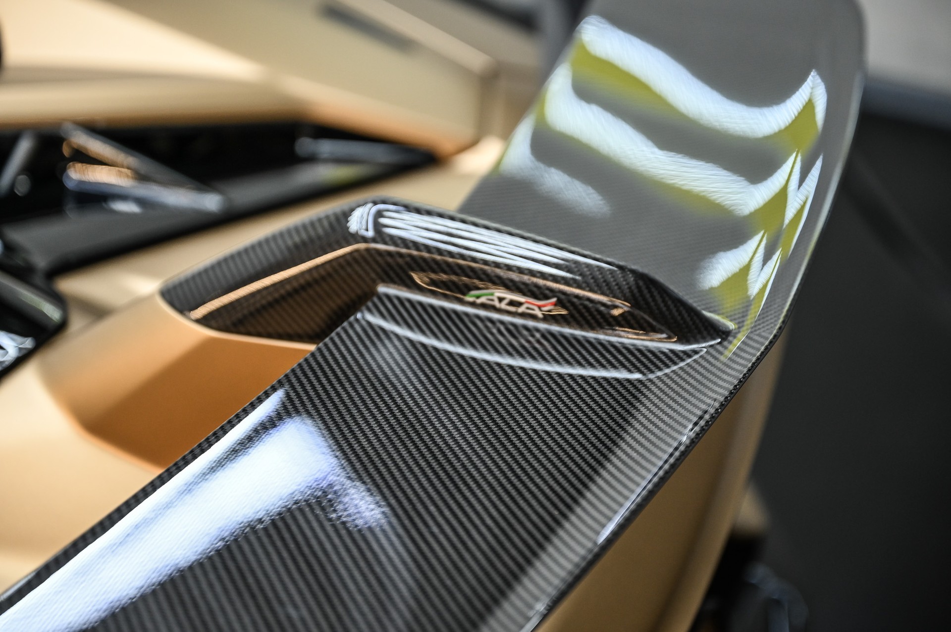 LAMBORGHINI Aventador SVJ Roadster 6.5 (1 of 800) Bronzo Zenas Matt-image-21