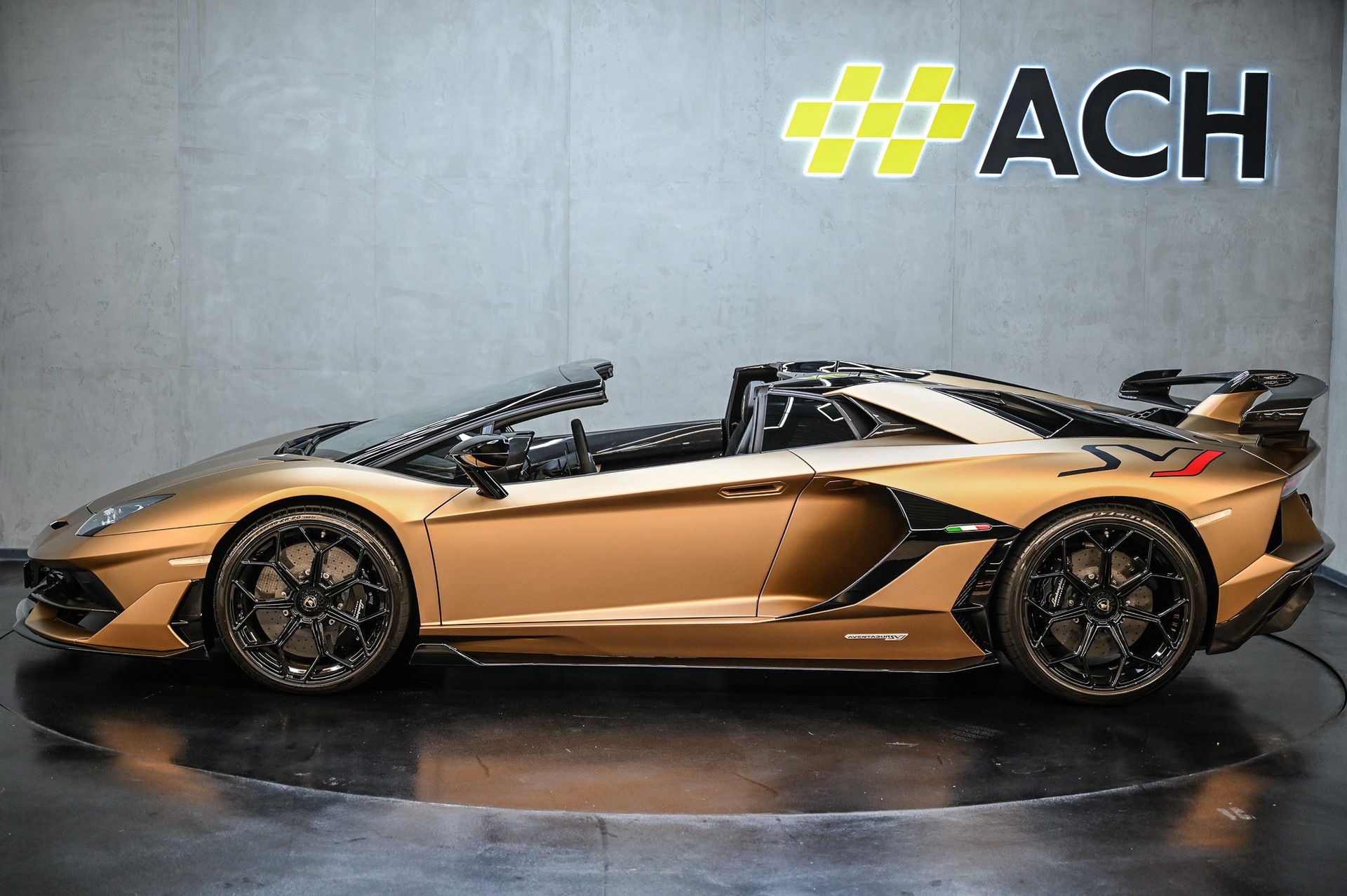 LAMBORGHINI Aventador SVJ Roadster 6.5 (1 of 800) Bronzo Zenas Matt-image-7