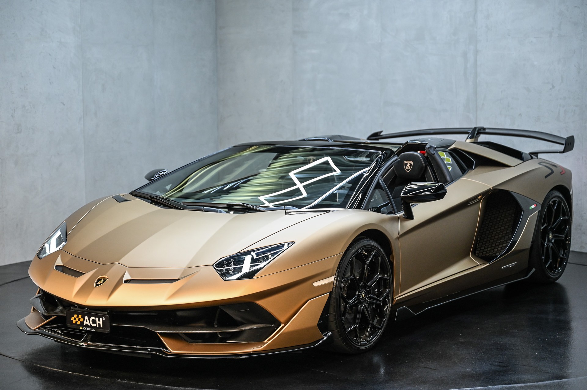 LAMBORGHINI Aventador SVJ Roadster 6.5 (1 of 800) Bronzo Zenas Matt-image-2