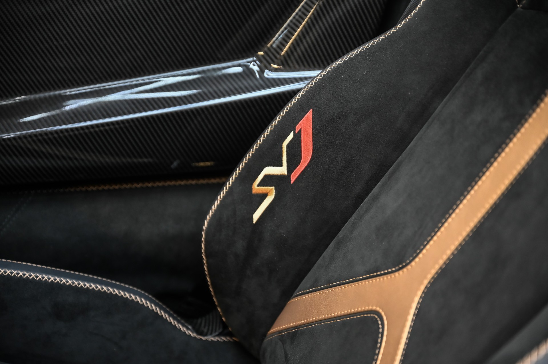 LAMBORGHINI Aventador SVJ Roadster 6.5 (1 of 800) Bronzo Zenas Matt-image-40