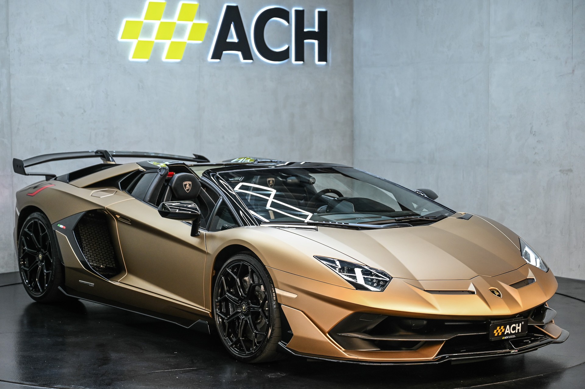 LAMBORGHINI Aventador SVJ Roadster 6.5 (1 of 800) Bronzo Zenas Matt-image-0