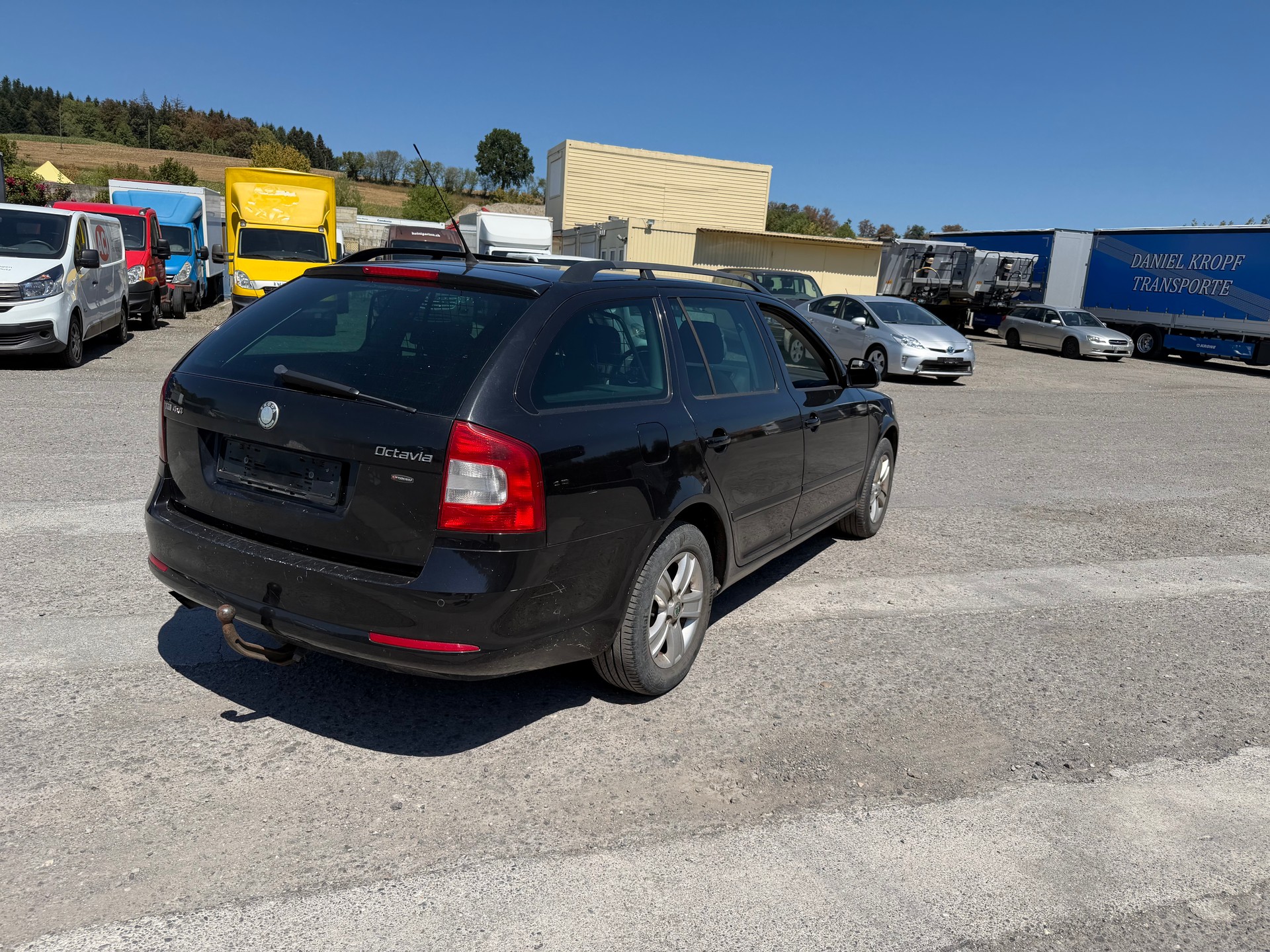 SKODA Octavia Combi 1.6 TDI Stöckli 4x4-image-2