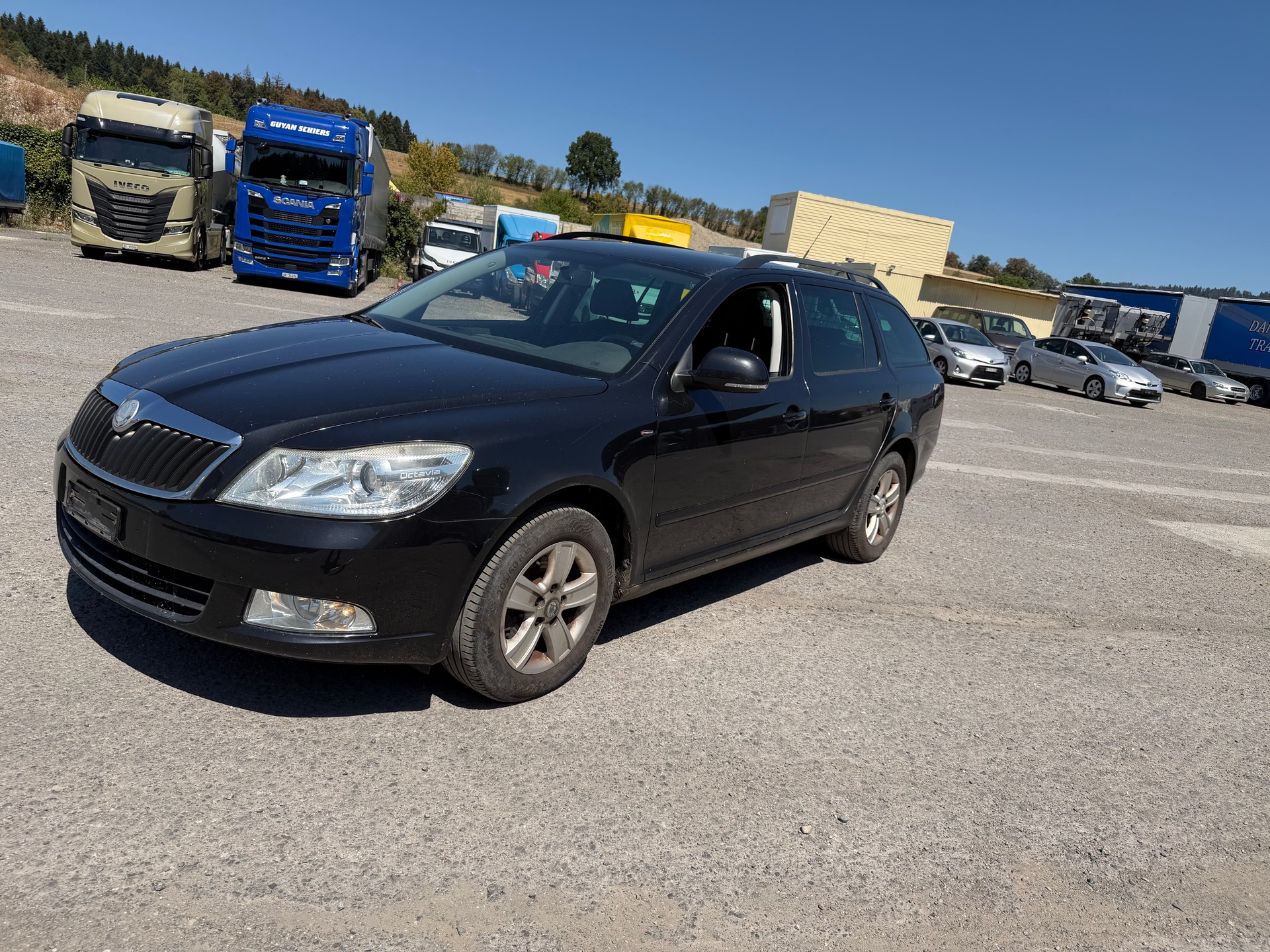SKODA Octavia Combi 1.6 TDI Stöckli 4x4-image-0