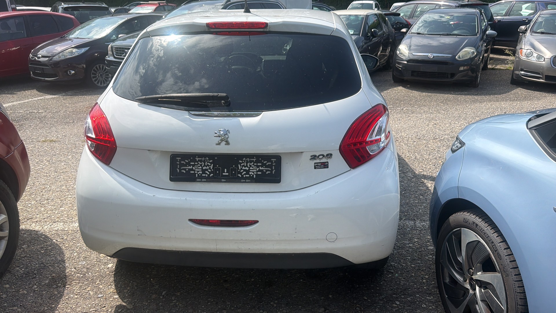 PEUGEOT 208 1.2 VTI Style-image-2
