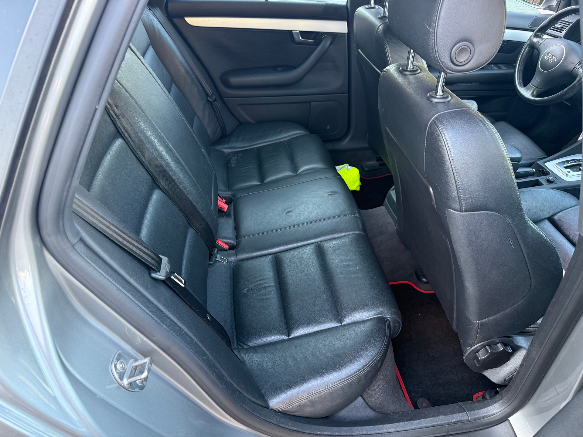 AUDI A4 Avant 2.5 TDI quattro-image-6