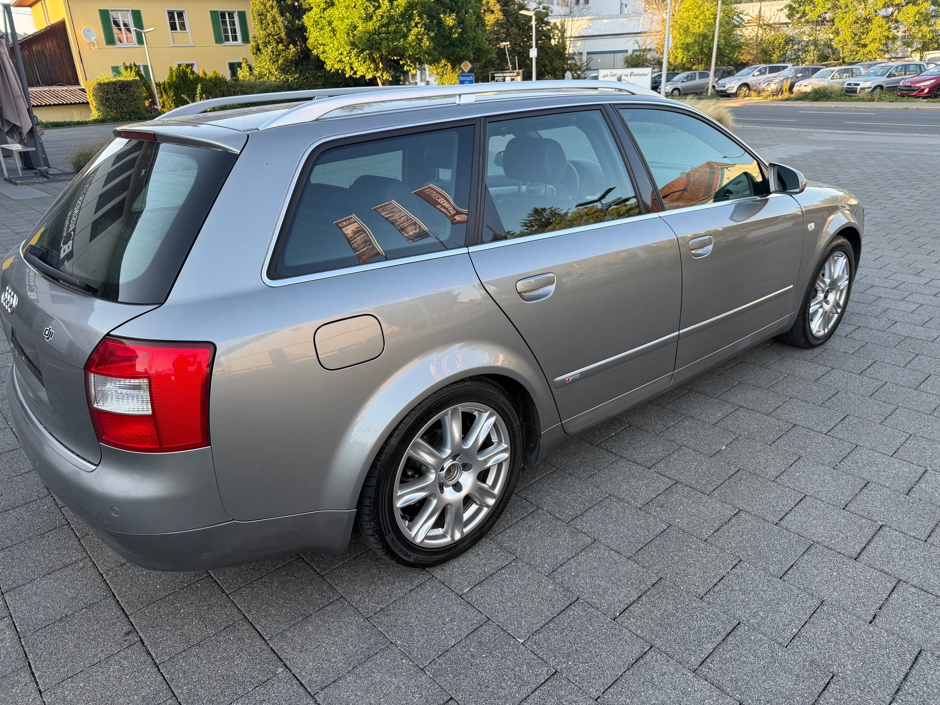 AUDI A4 Avant 2.5 TDI quattro-image-5
